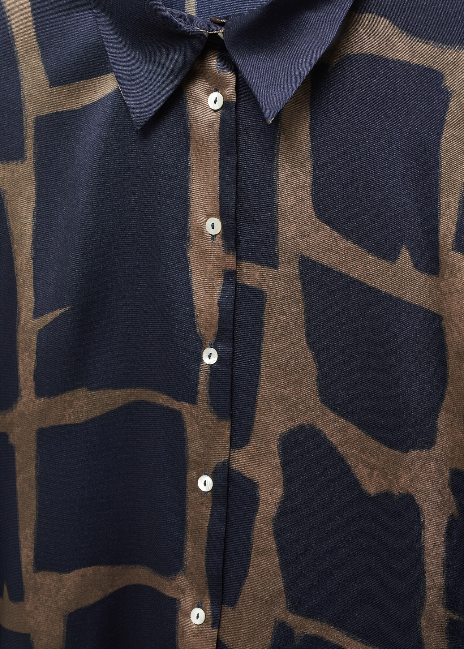 Printed long shirt - Details of the article 8