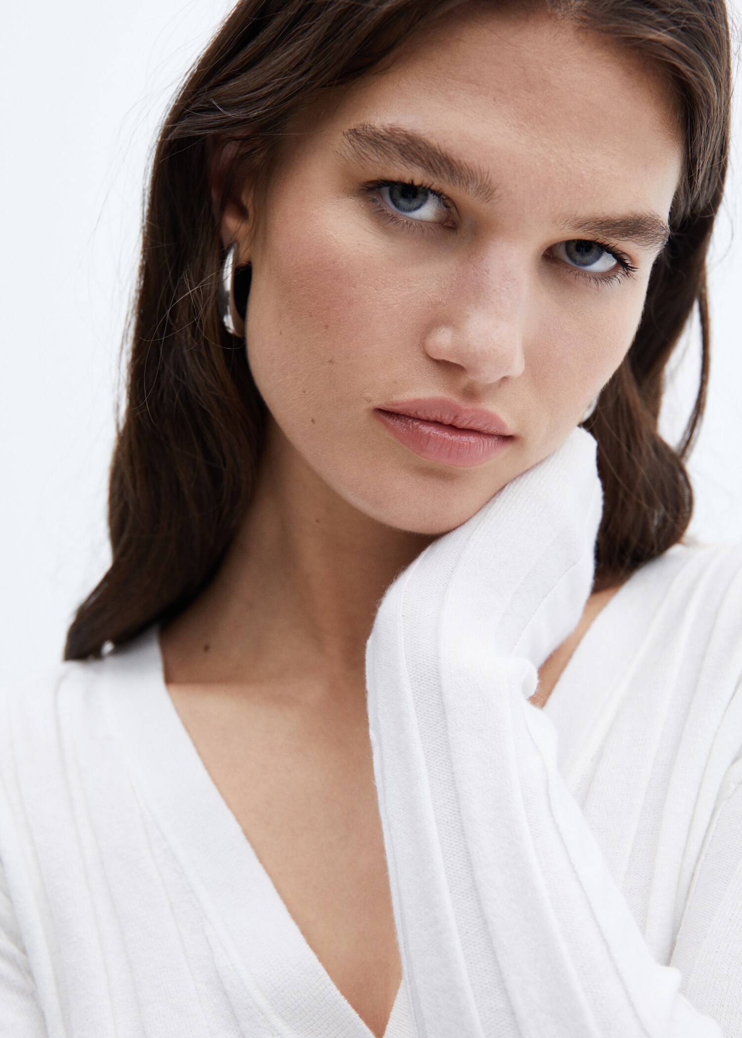 Buttoned ribbed cardigan - Details of the article 1