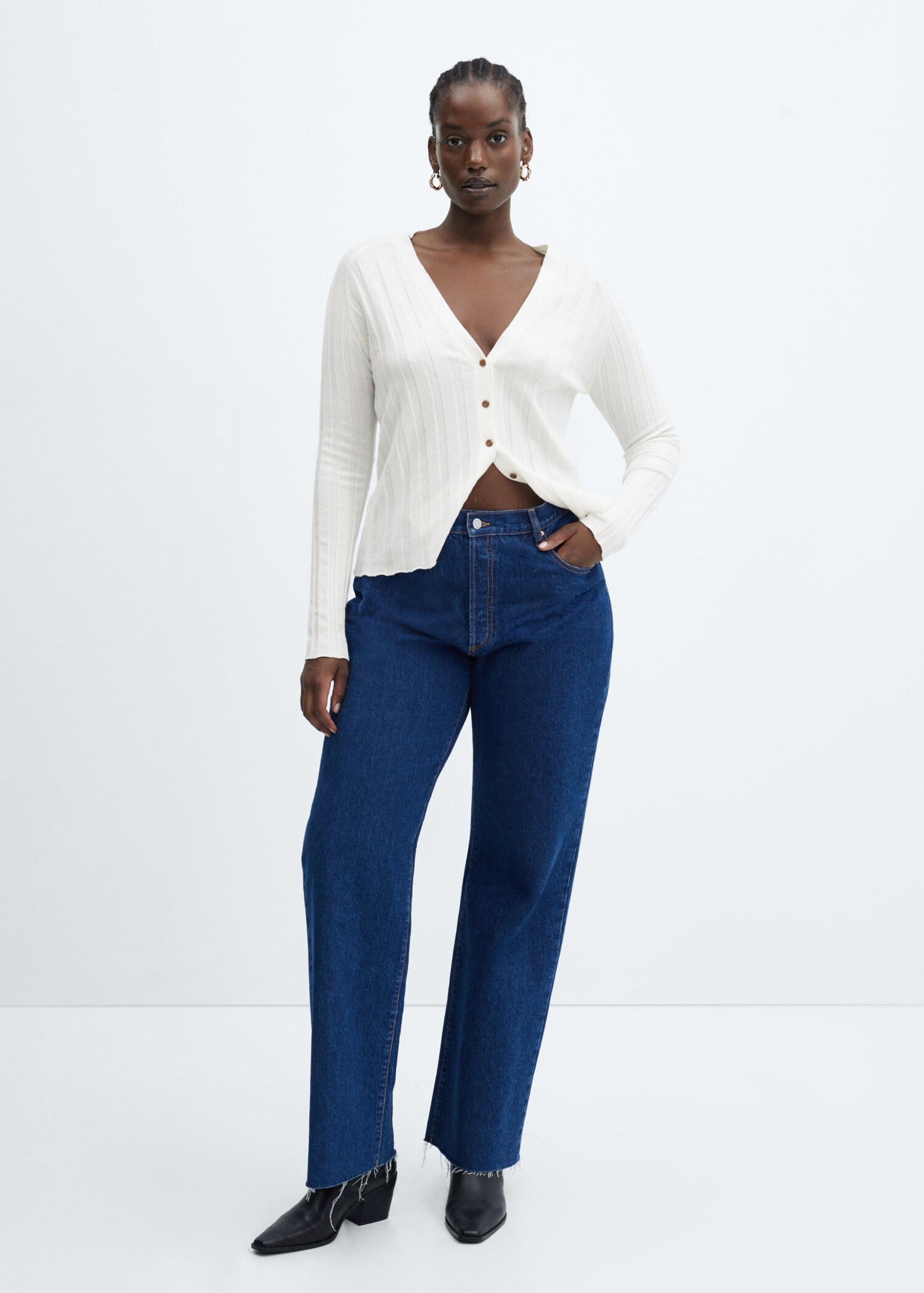 Buttoned ribbed cardigan - Details of the article 3