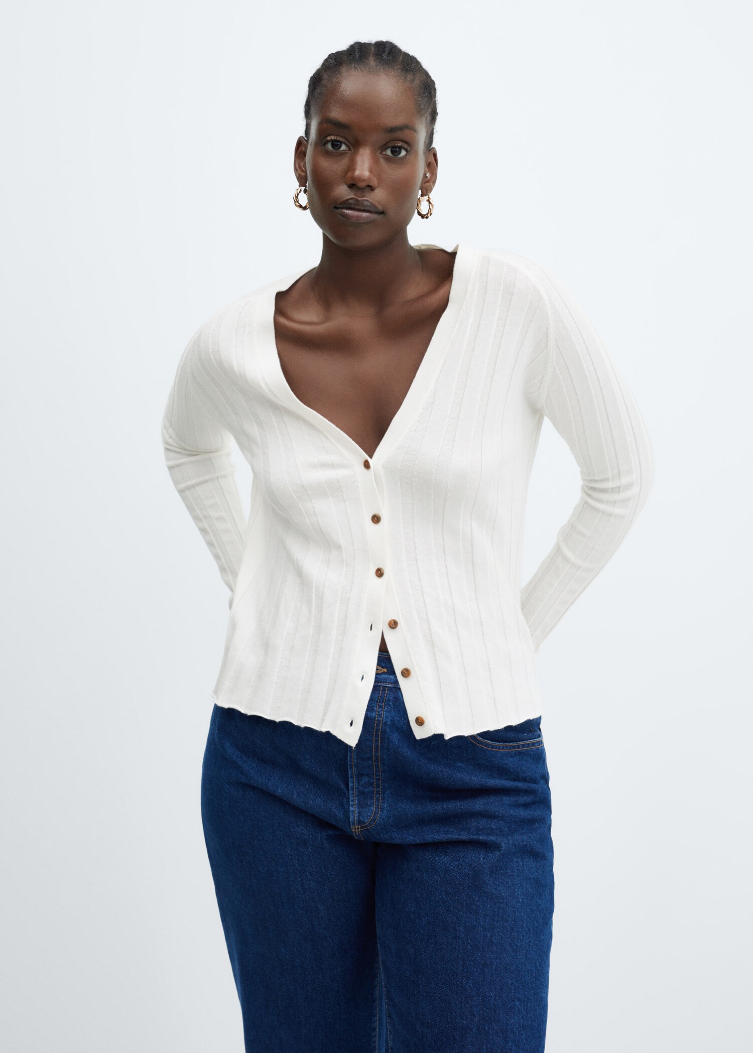 Buttoned ribbed cardigan - Details of the article 5