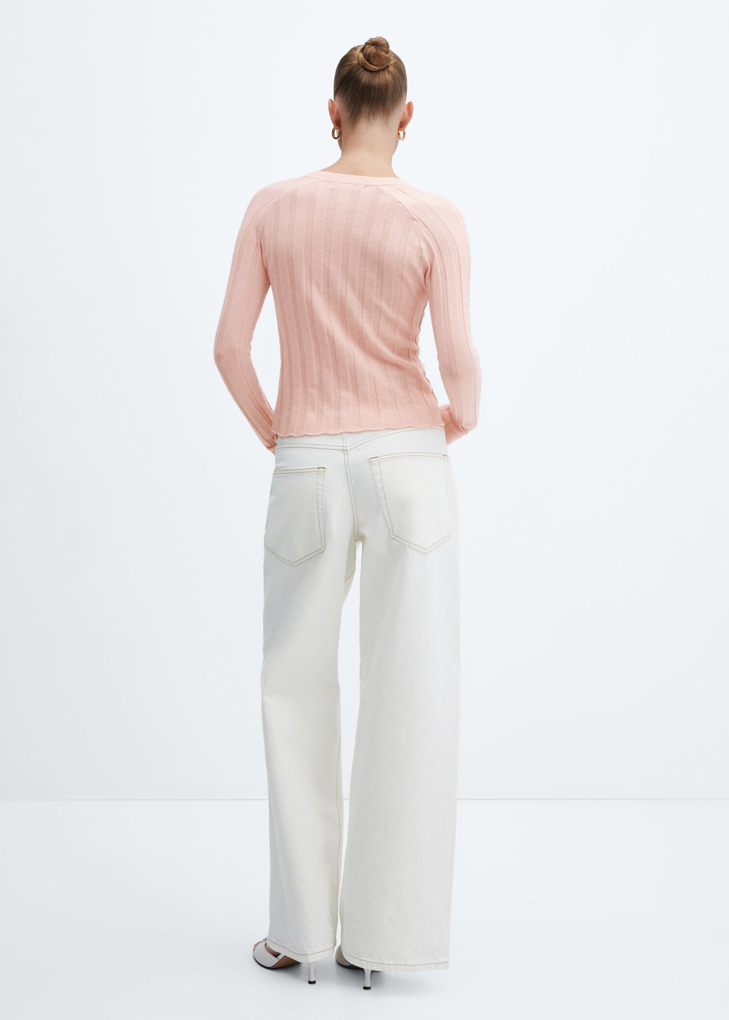 Buttoned ribbed cardigan - Reverse of the article