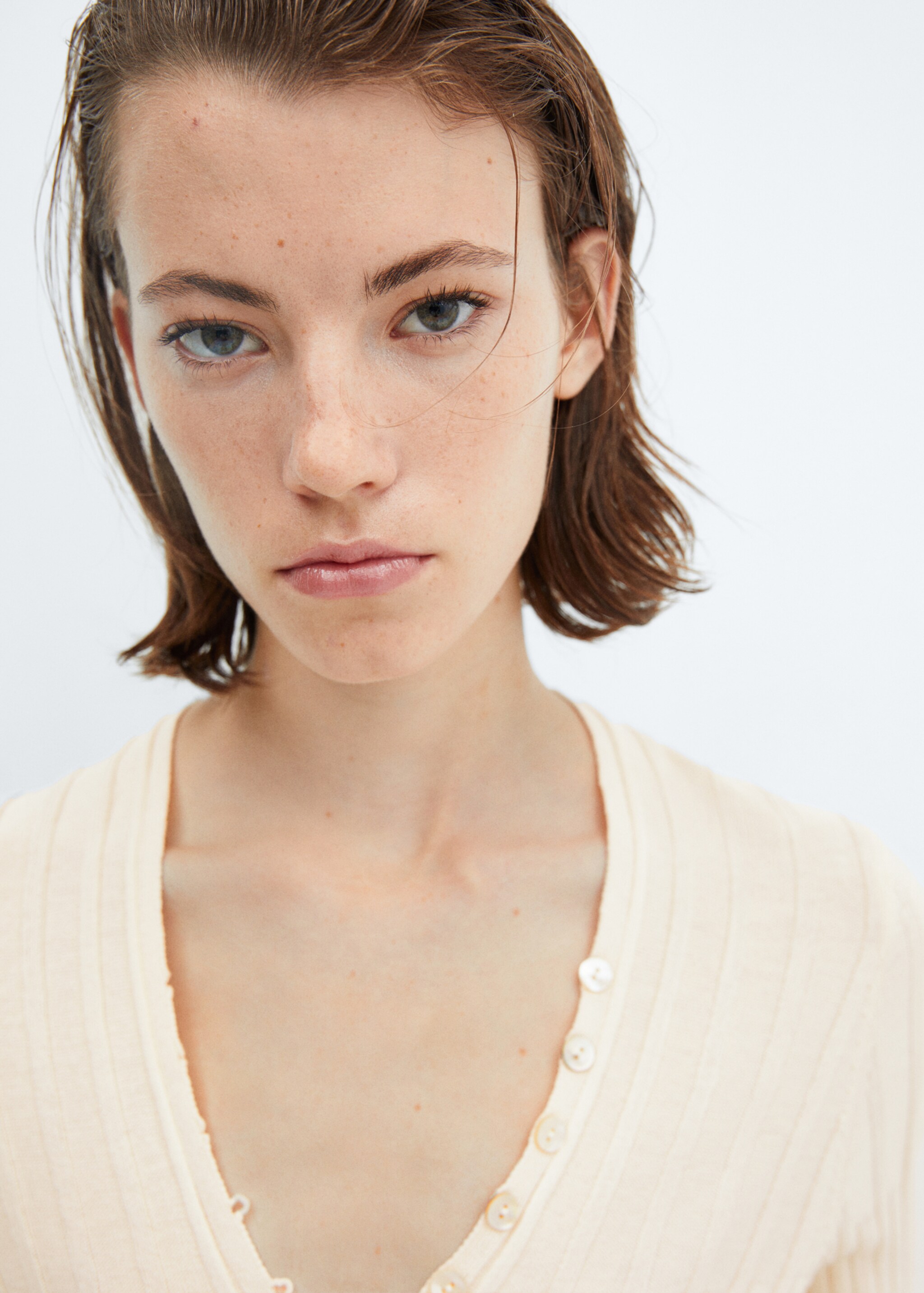 Buttoned ribbed cardigan - Details of the article 1