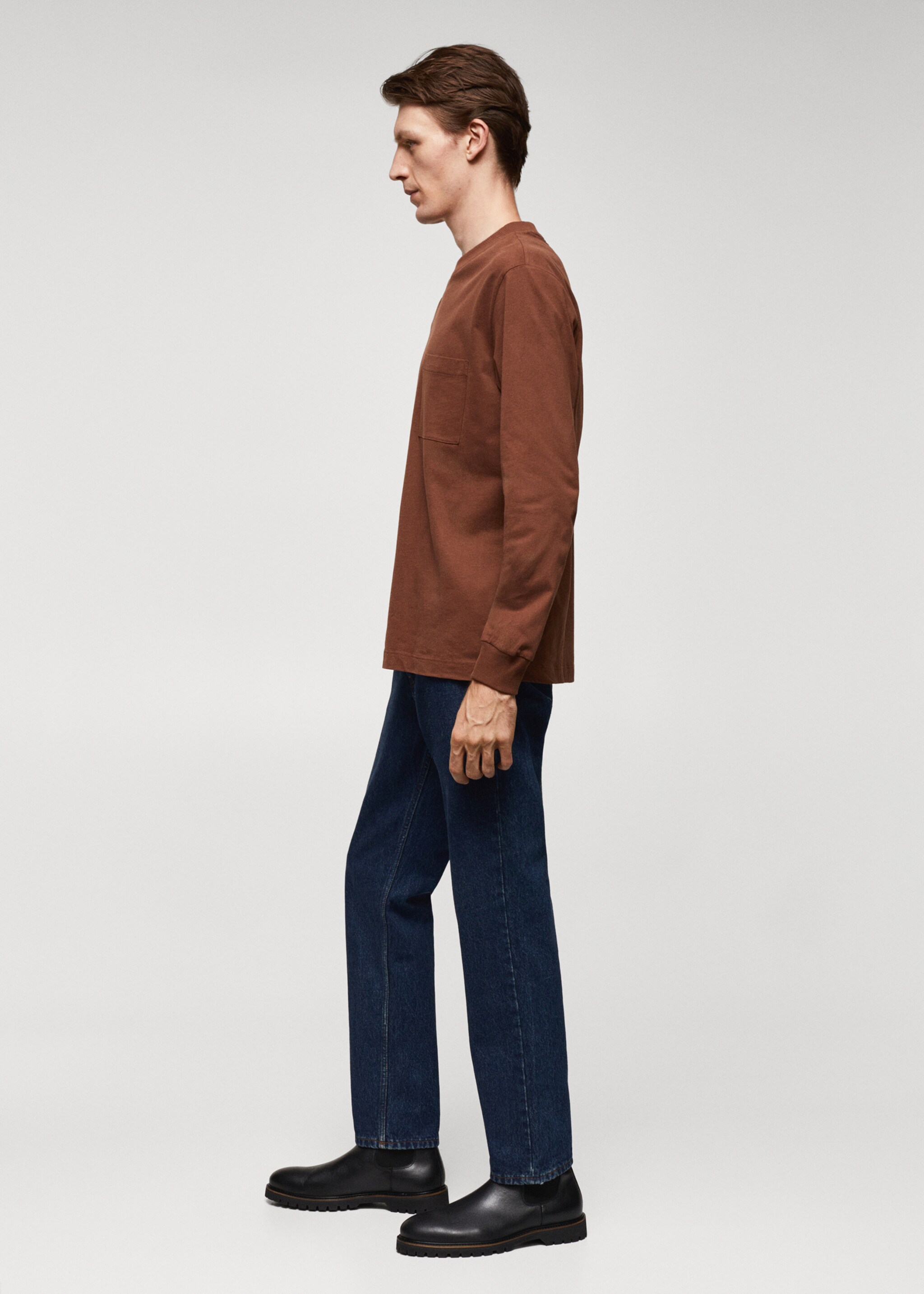 Long-sleeved t-shirt with pockets - Details of the article 2