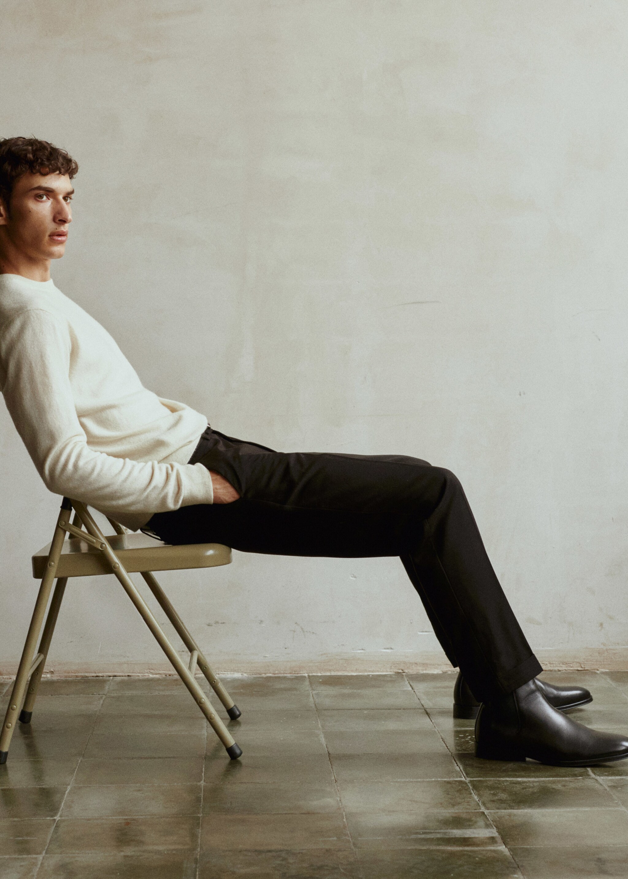 Polished leather chelsea boots - Details of the article 8