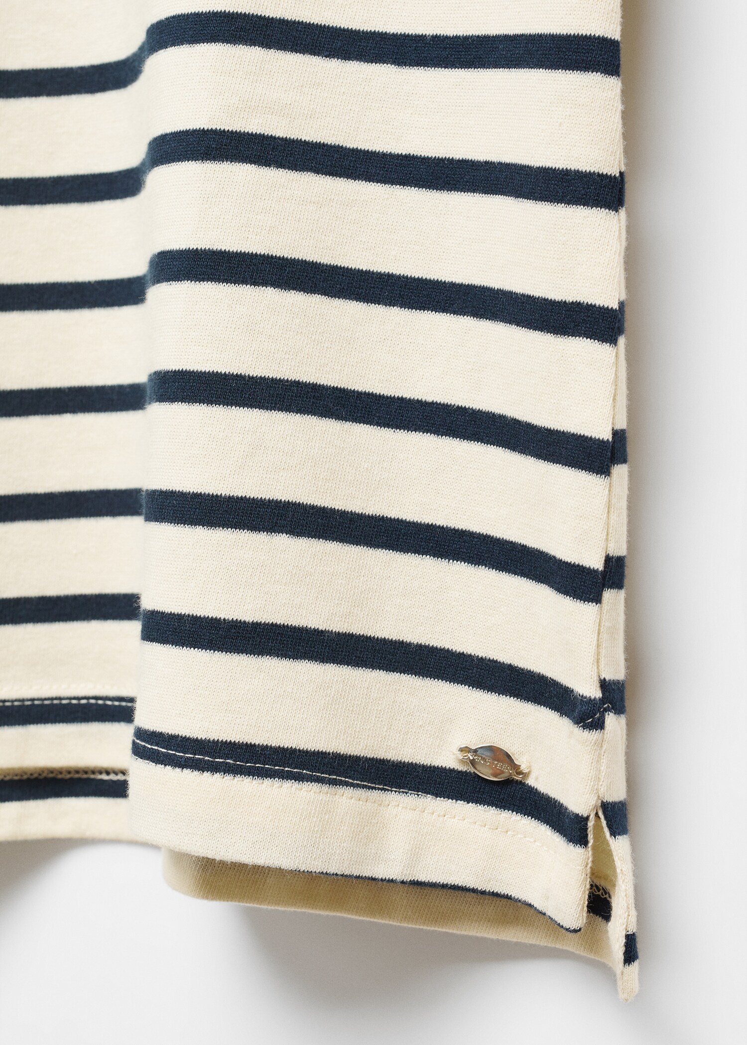 Langärmliges T-Shirt mit Streifen - Detail des Artikels 8