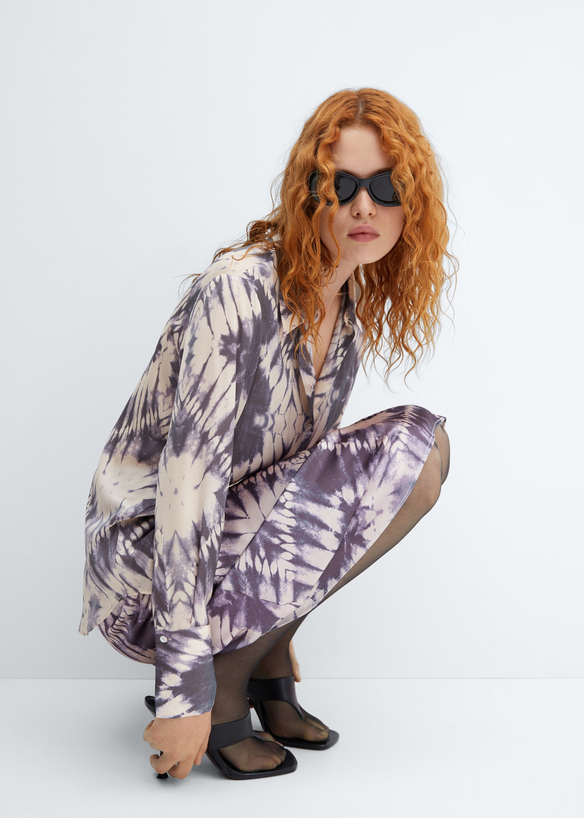 Satin tie-dye skirt - Details of the article 2, Light/Pastel Purple. Ref: 57096021-00.