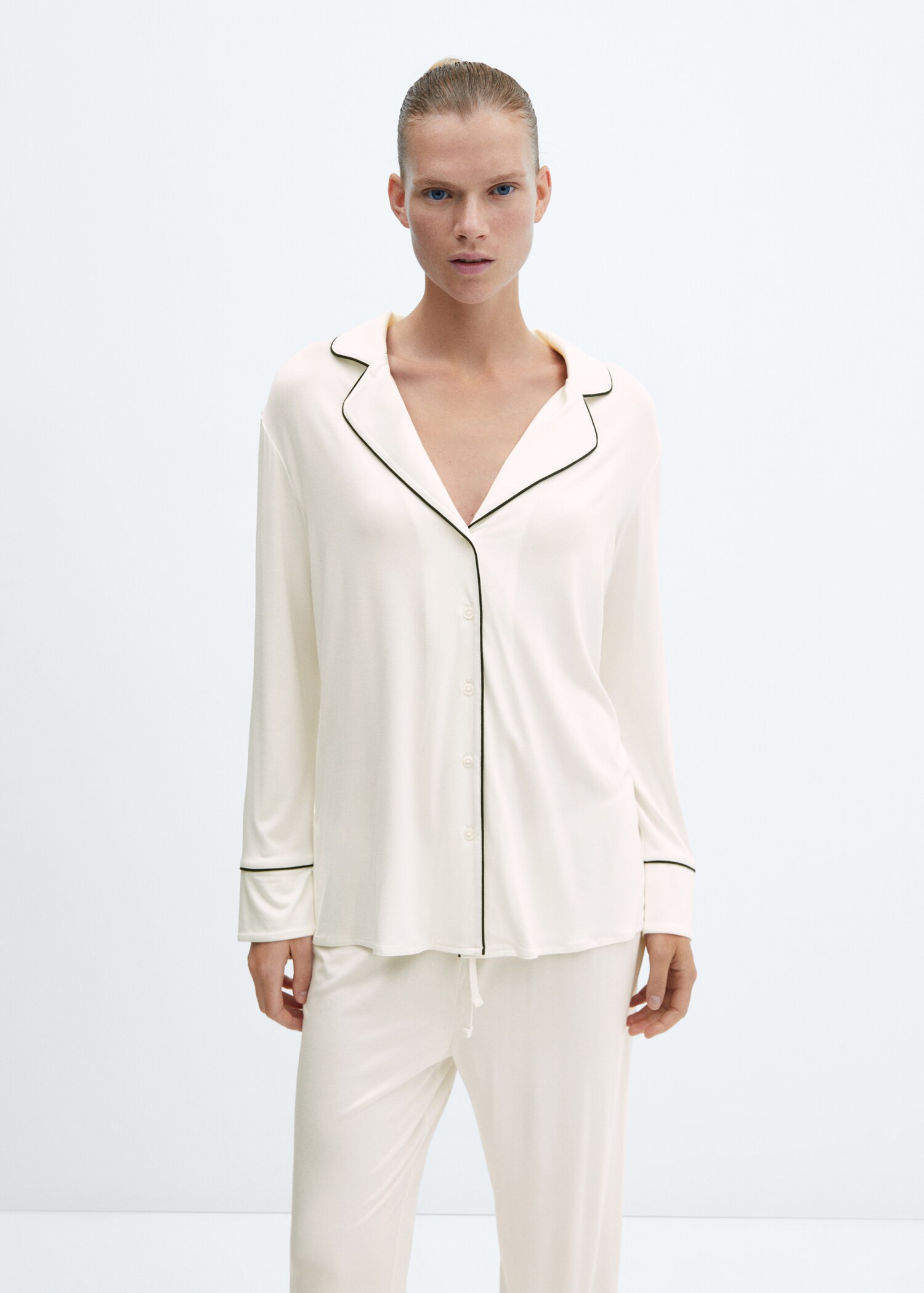 Camisa pijama ribete contraste - Plano medio