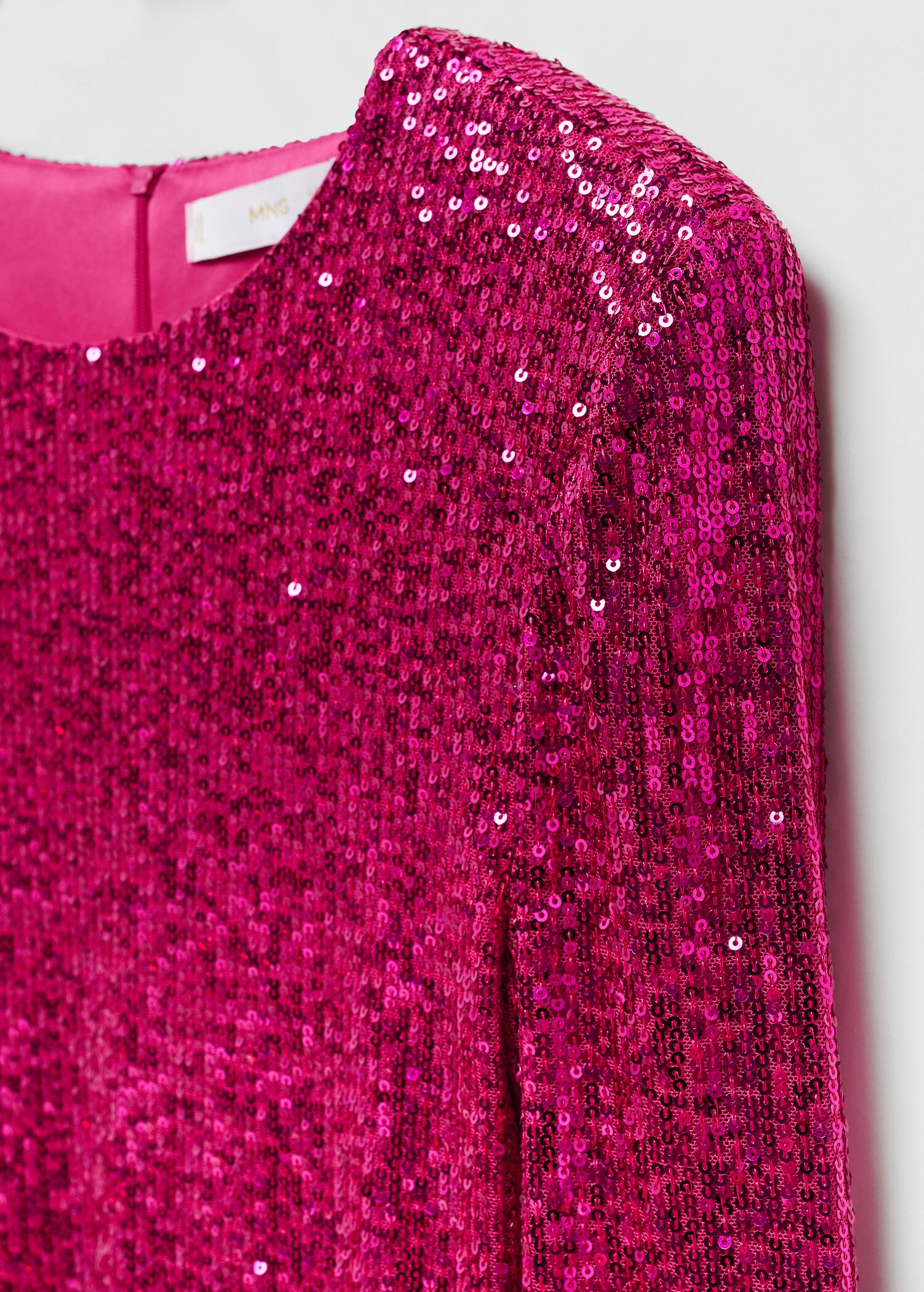 Kurzes tailliertes Paillettenkleid - Detail des Artikels 8