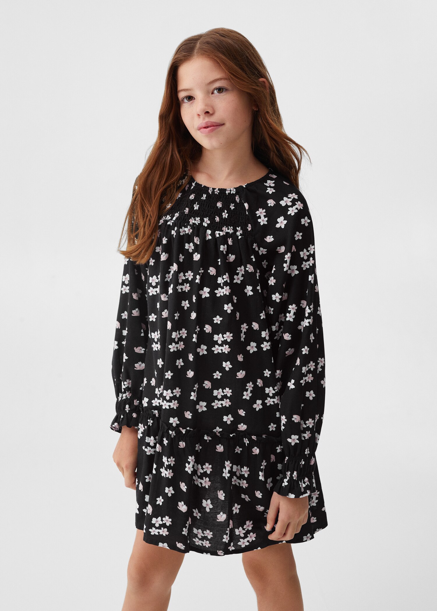 Robe à fleurs - Plan moyen
