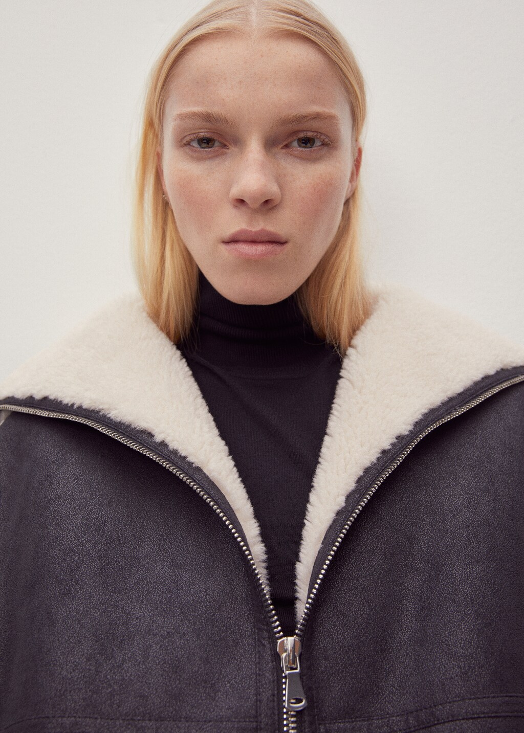 Shearling-lined coat with zip - Women | MANGO OUTLET USA Shearling-lined coat with zip - Women | MANGO OUTLET USA