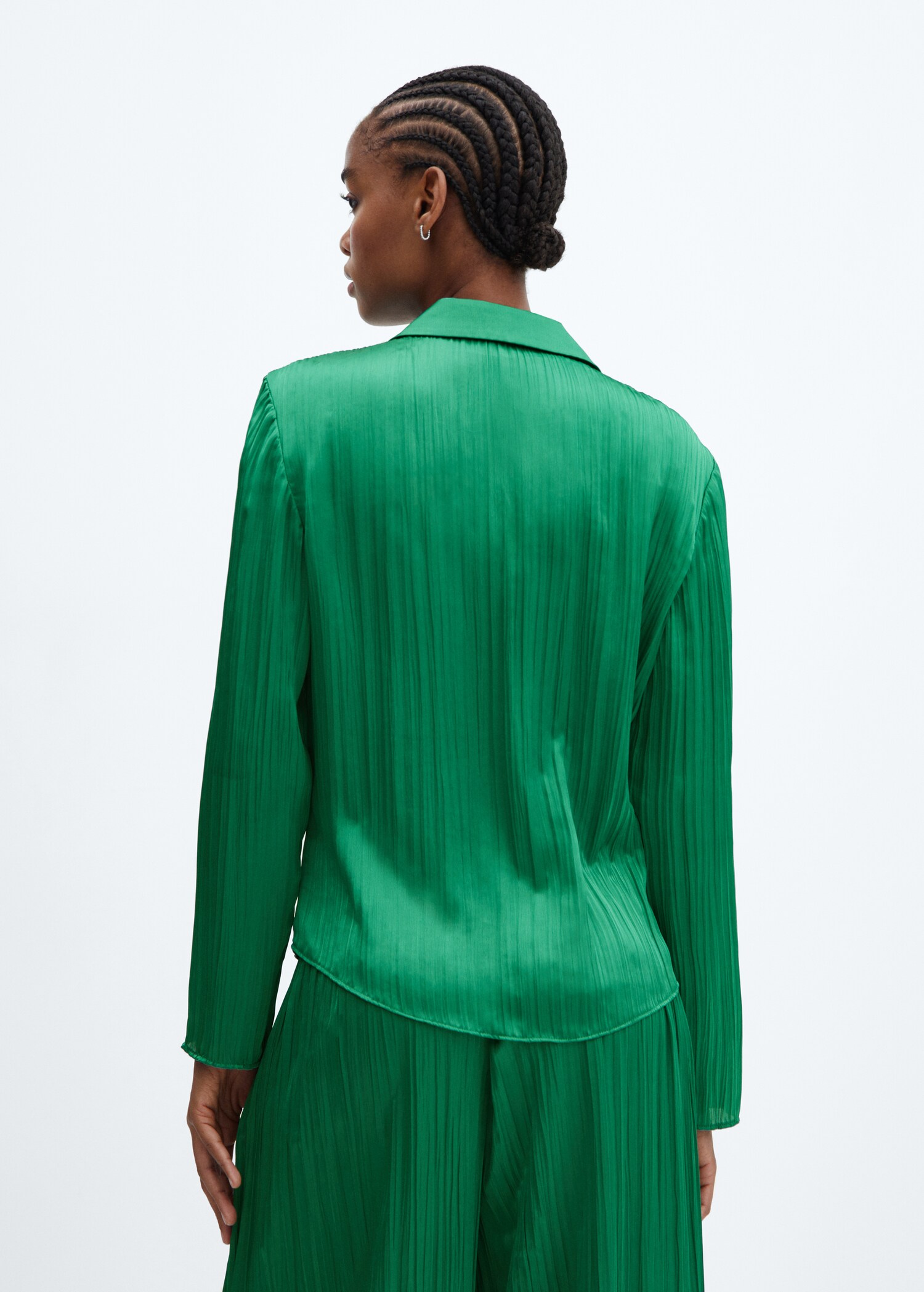 Satin pleated shirt - Reverse of the article