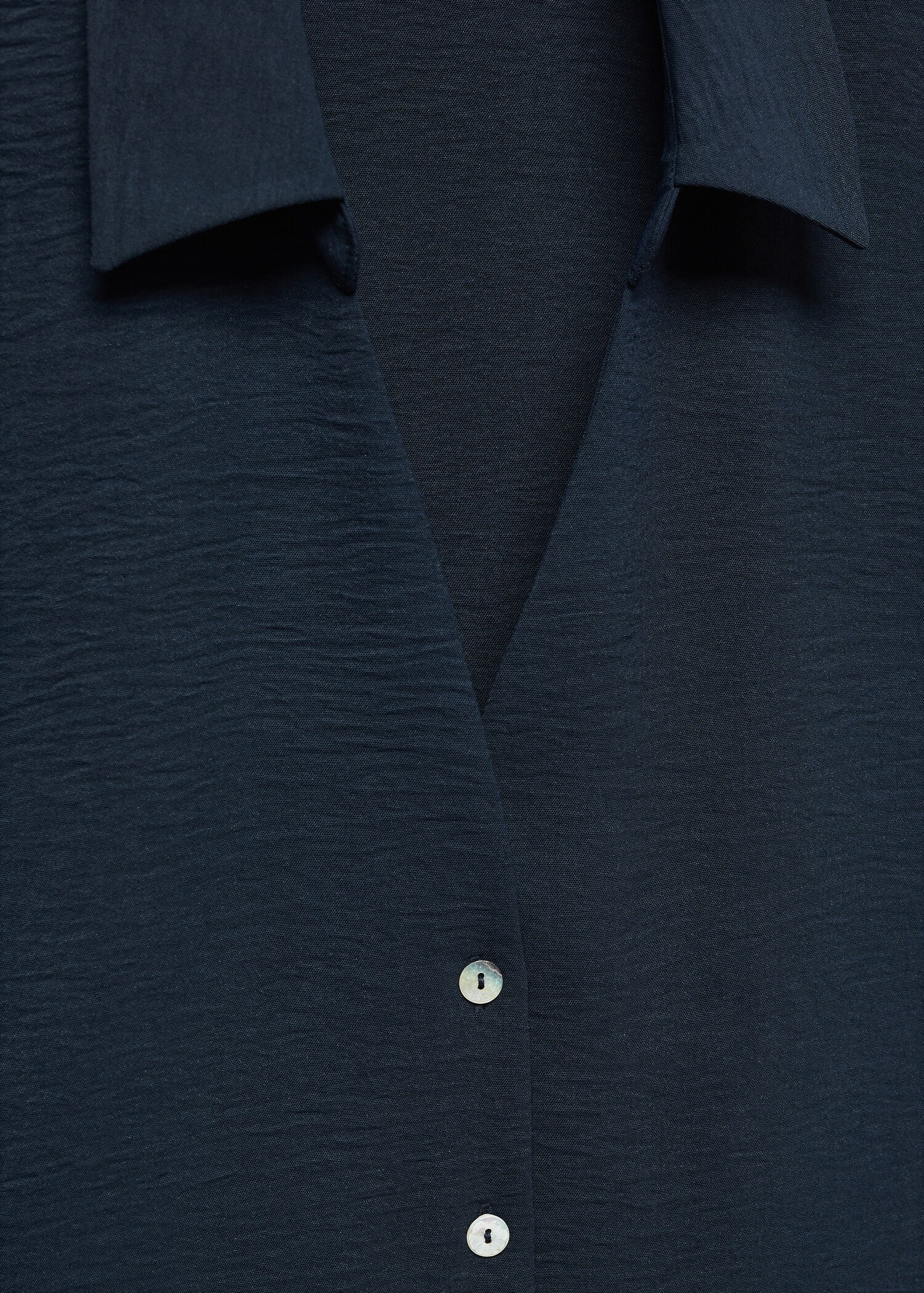 Fließende Bluse mit Knöpfen - Detail des Artikels 8