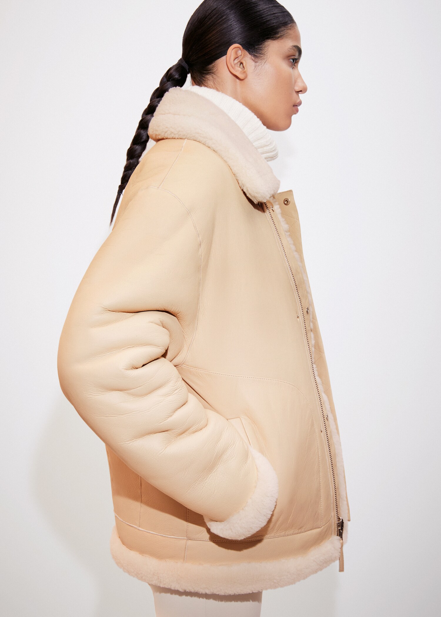 Reversible leather and fur-effect coat - Details of the article 1