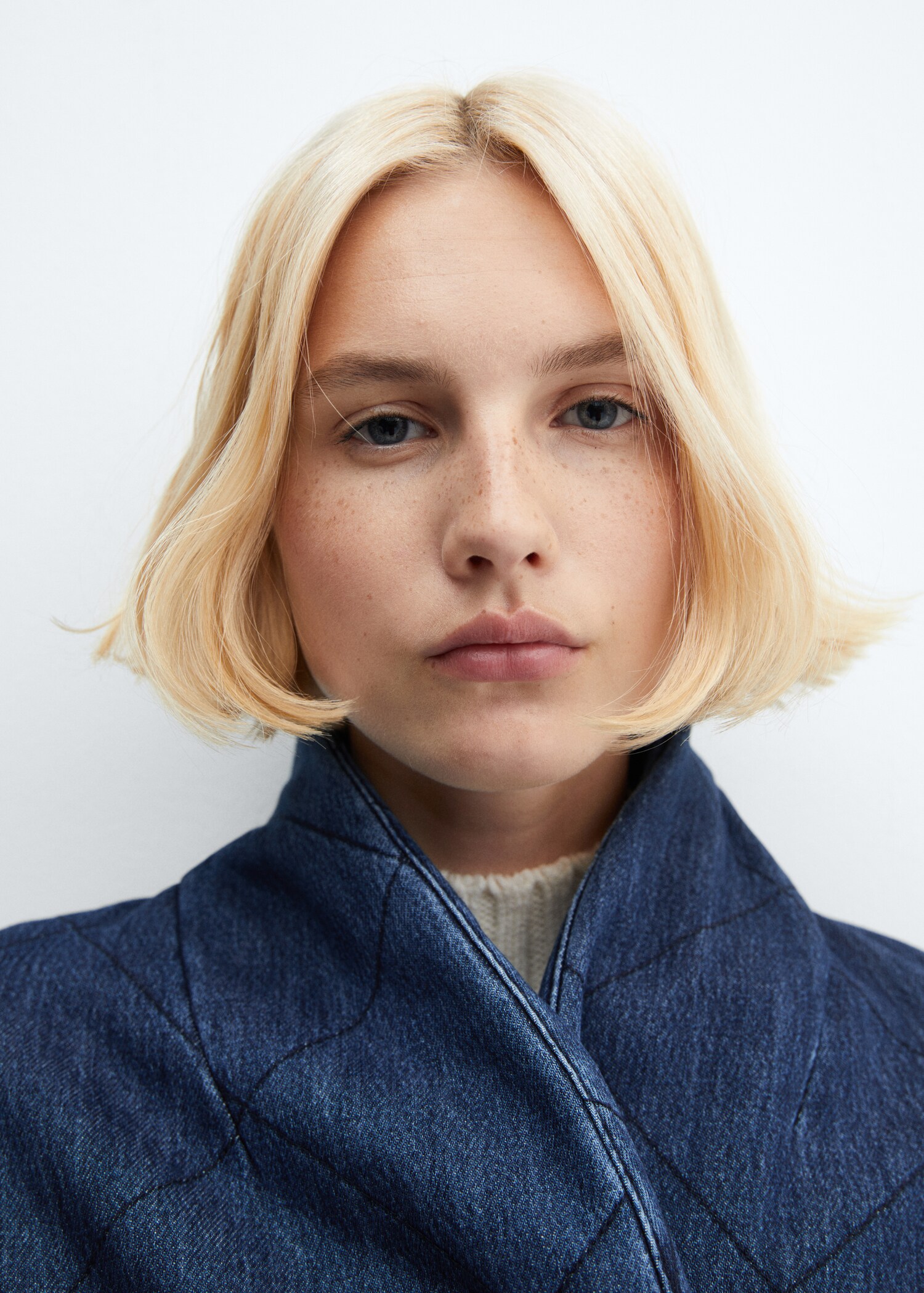 Double-breasted denim jacket - Details of the article 1