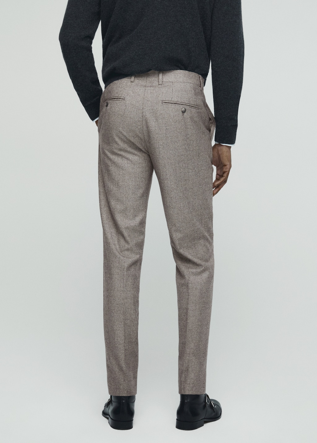 100% virgin wool micro-houndstooth trousers - Men | MANGO