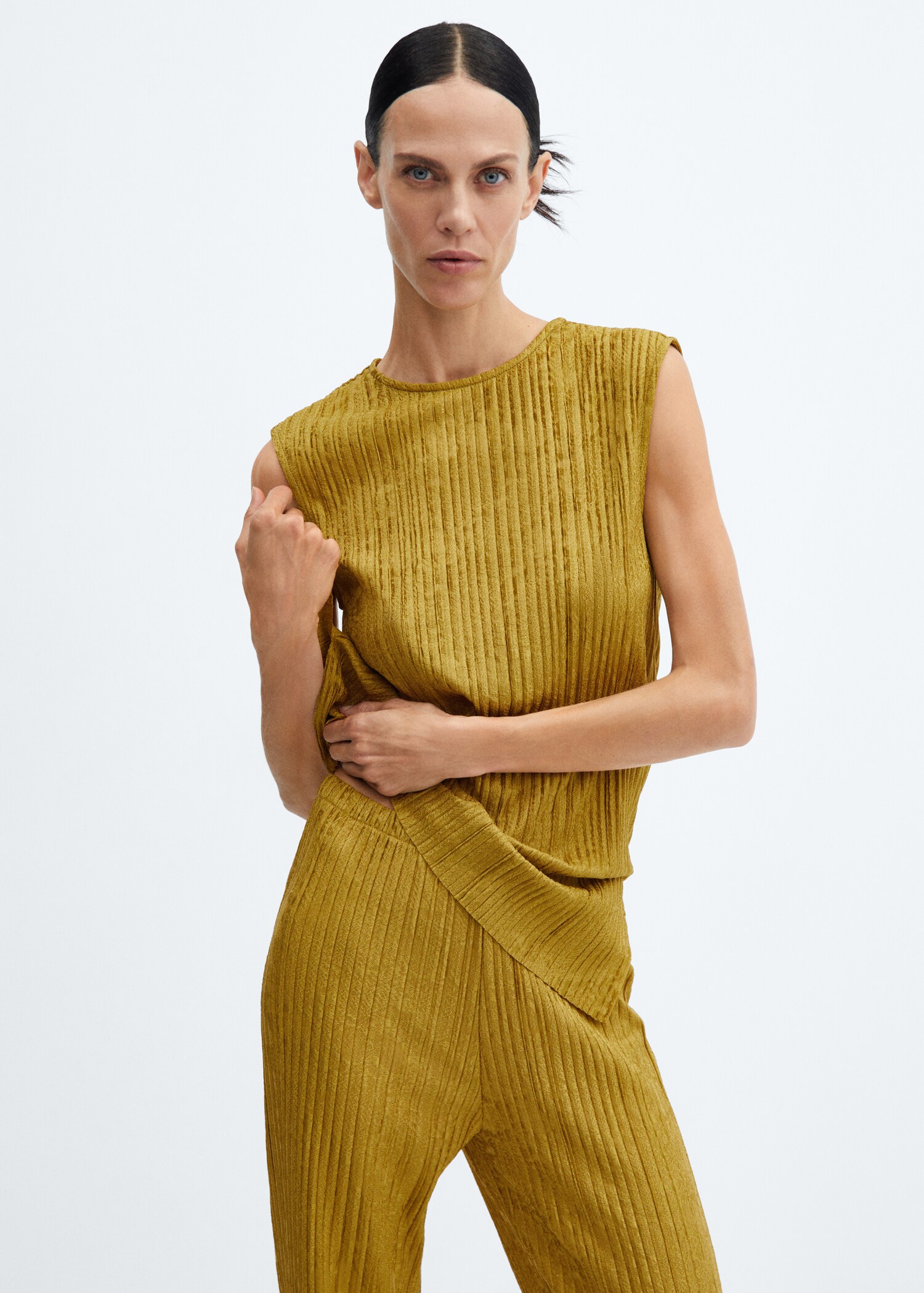 Pleated straight trousers - Details of the article 1
