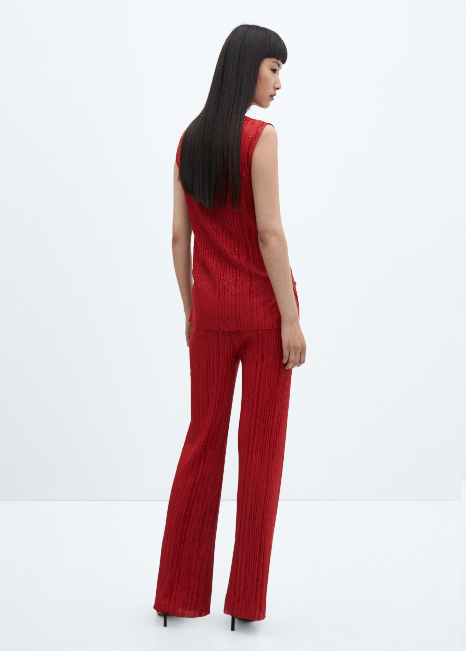 Pleated straight trousers - Reverse of the article