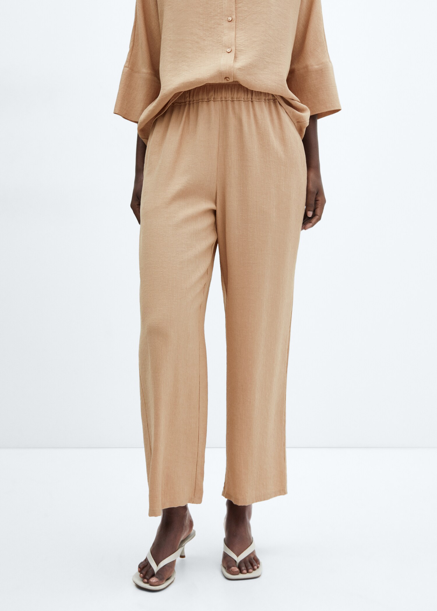 Pantalón fluido cintura elástica - Plano medio