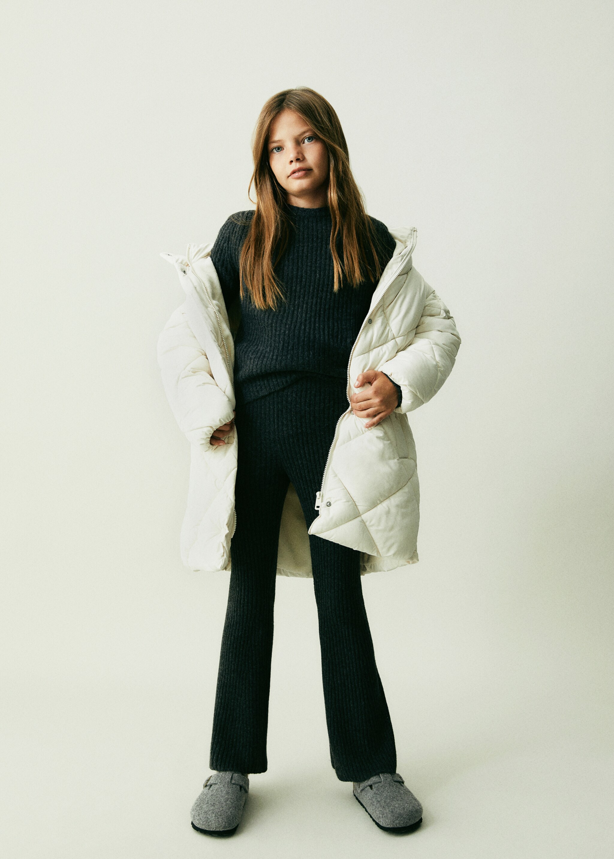 Flared knitted trousers - Details of the article 5, Dark Heather Grey. Ref: 57099101-00.