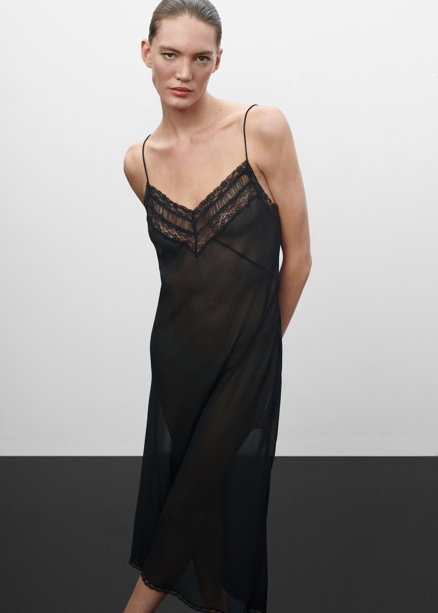 Semi-transparent lingerie dress - Medium plane