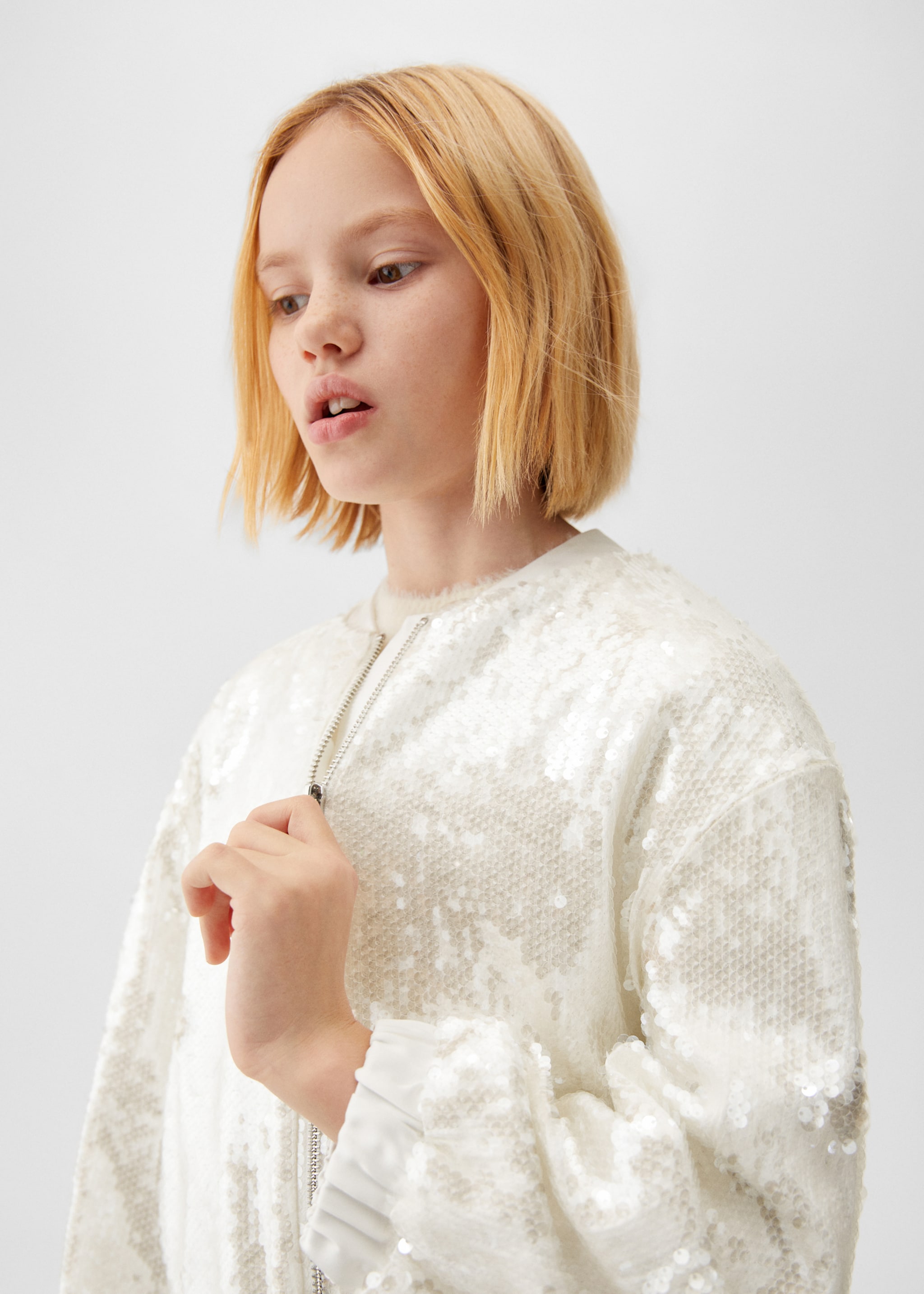 Sequined bomber - Details of the article 1