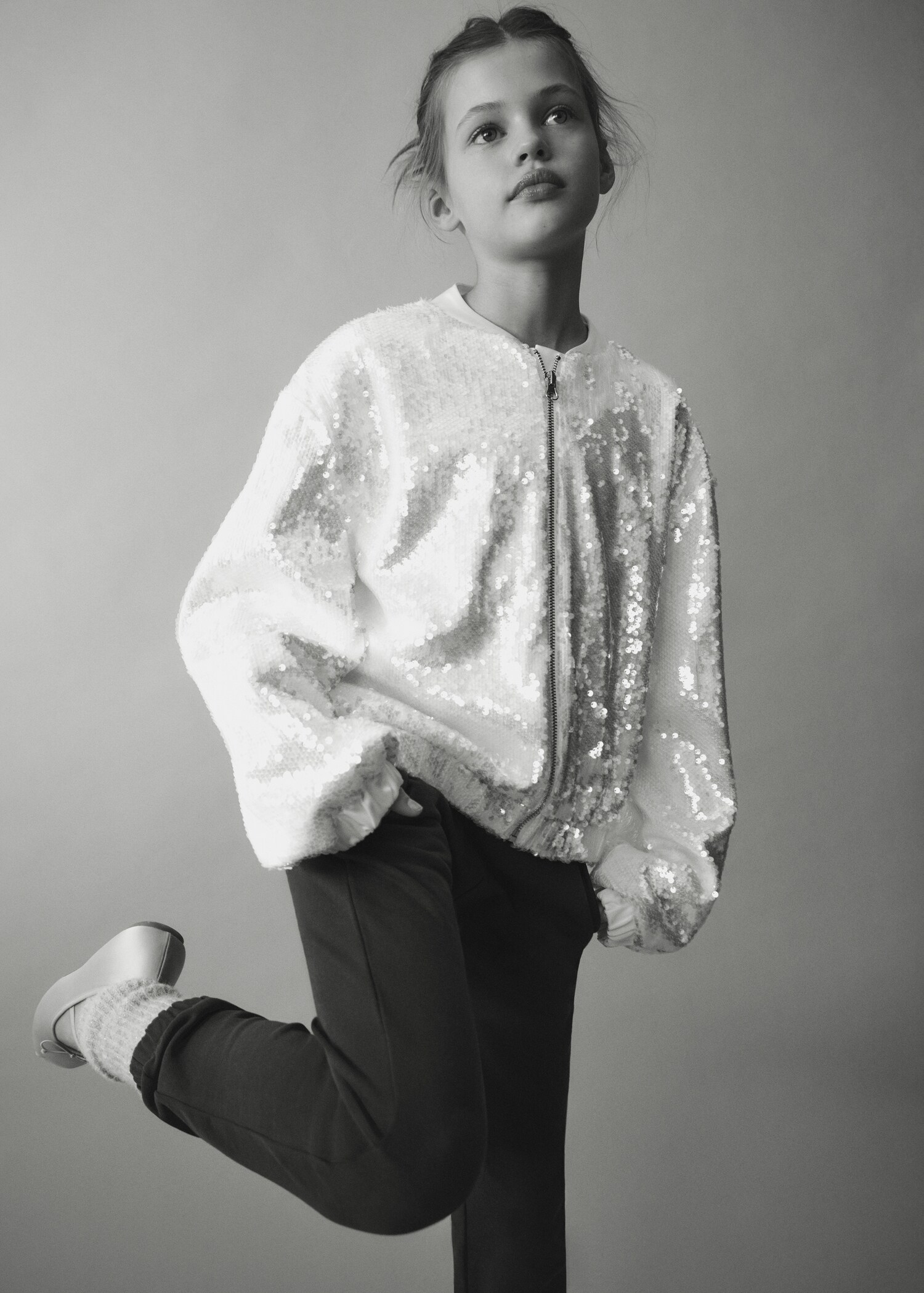 Sequined bomber - Details of the article 5