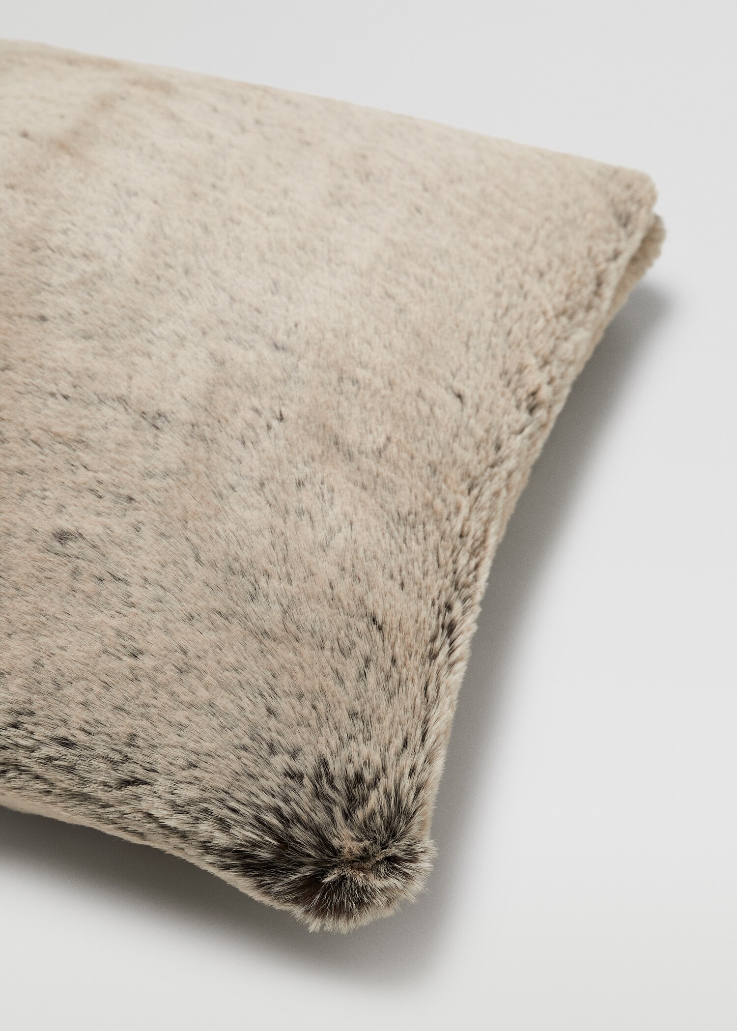 Housse de coussin imitation fourrure 45x45 cm - Détail de l'article 3