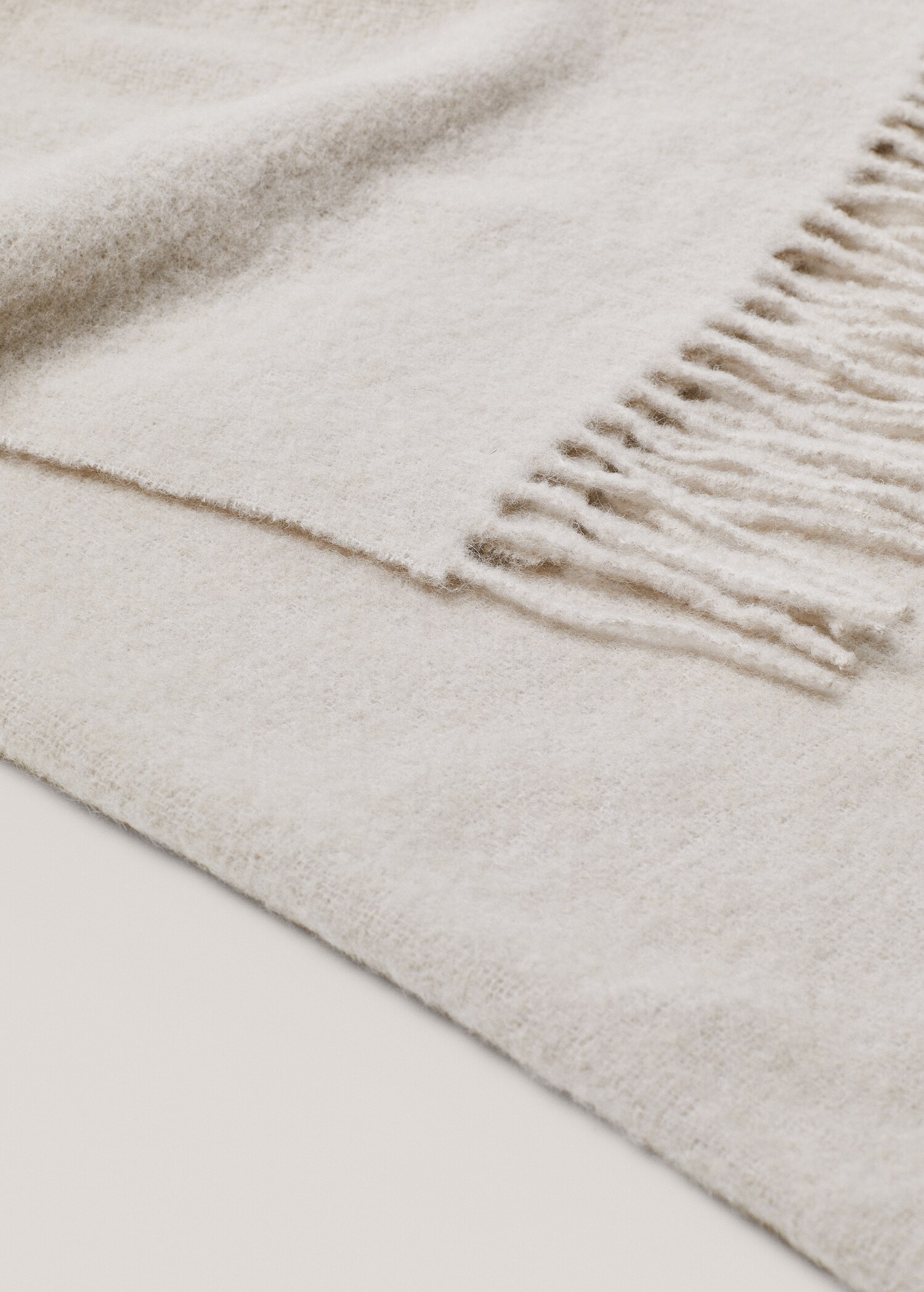 Fringed wool blanket 130X180cm - Details of the article 1