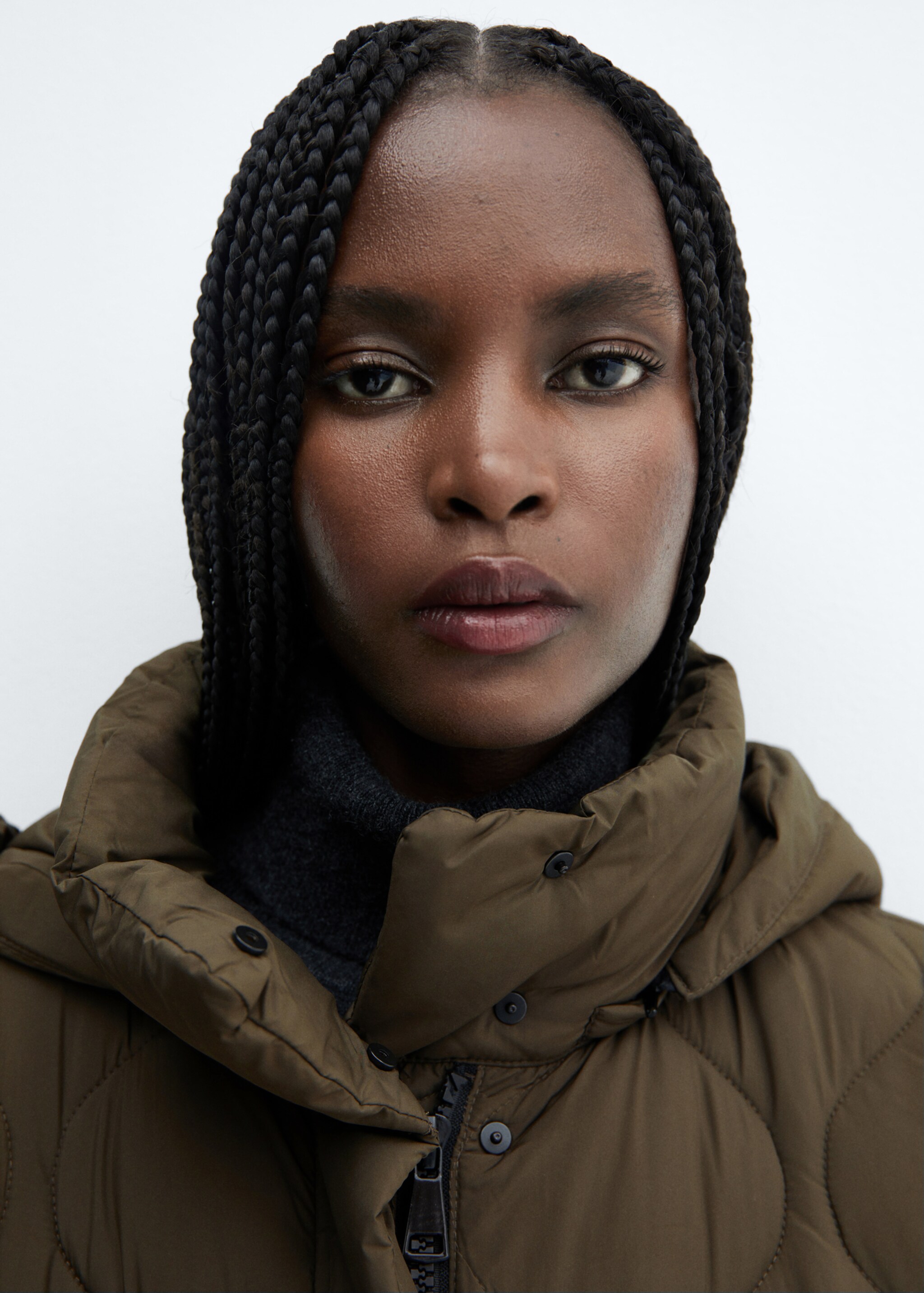 Long puffer vest - Details of the article 1, Khaki. Ref: 57856710-00.