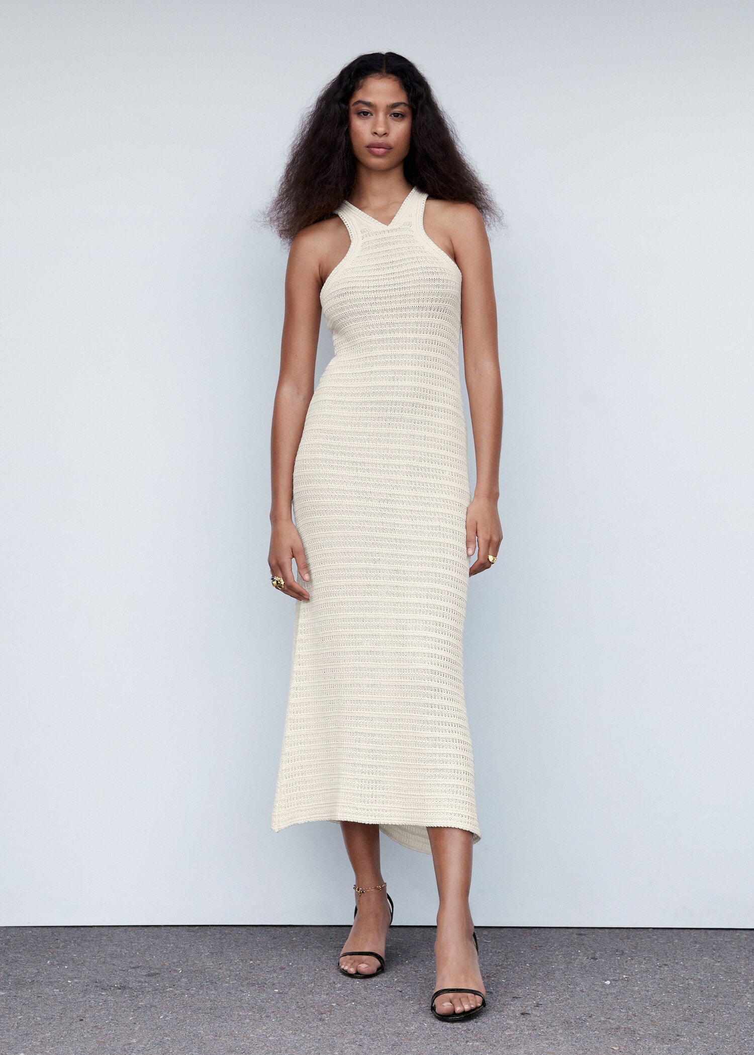 Vestido crochet cuello halter - Plano general