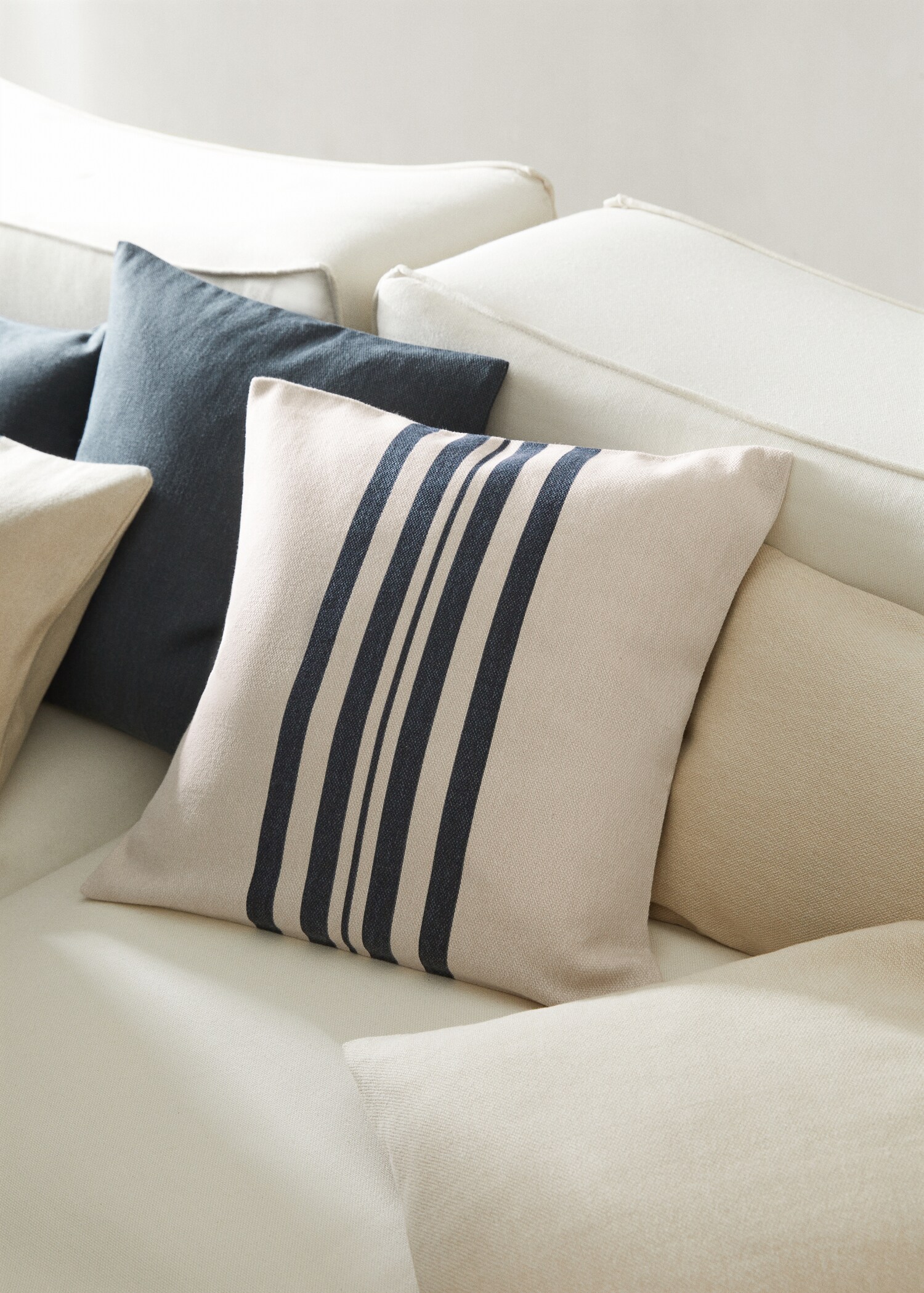 Striped cushion cover 45x45cm - General plane