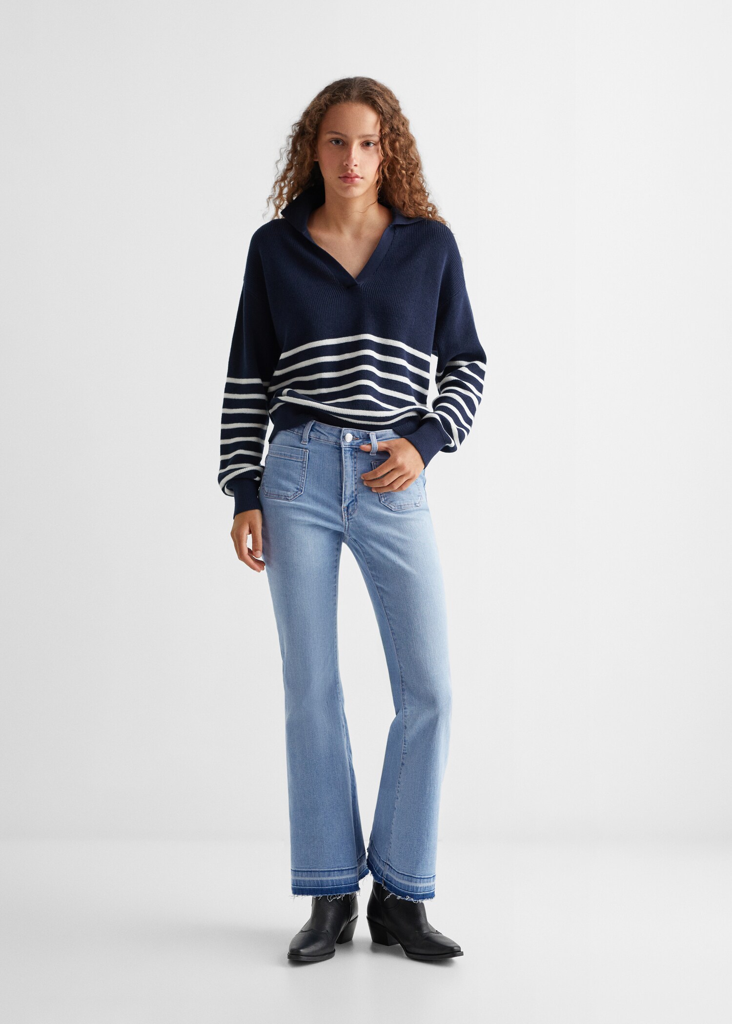 Flared jeans with pocket - General plane