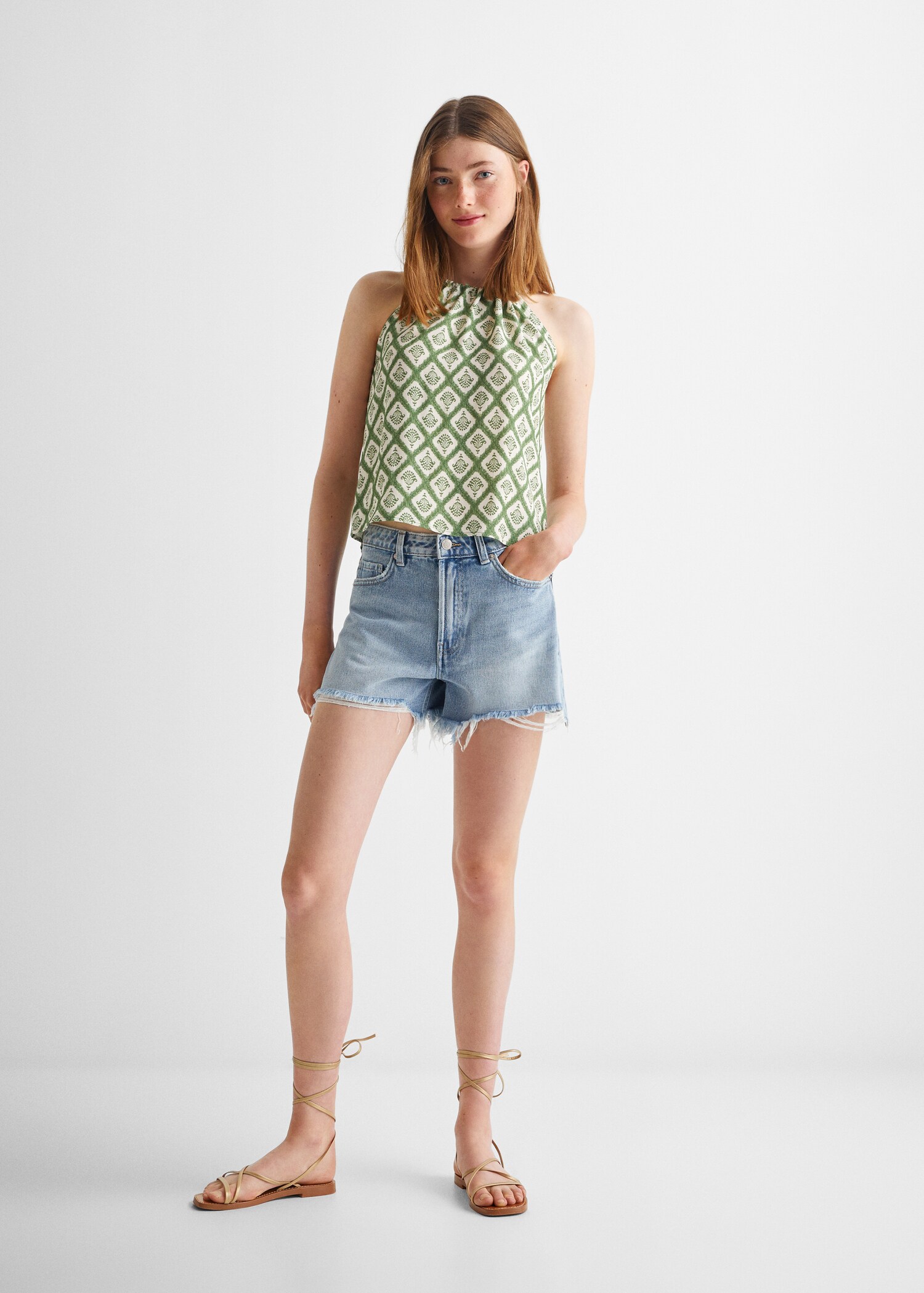 Short jean déchiré - Plan général