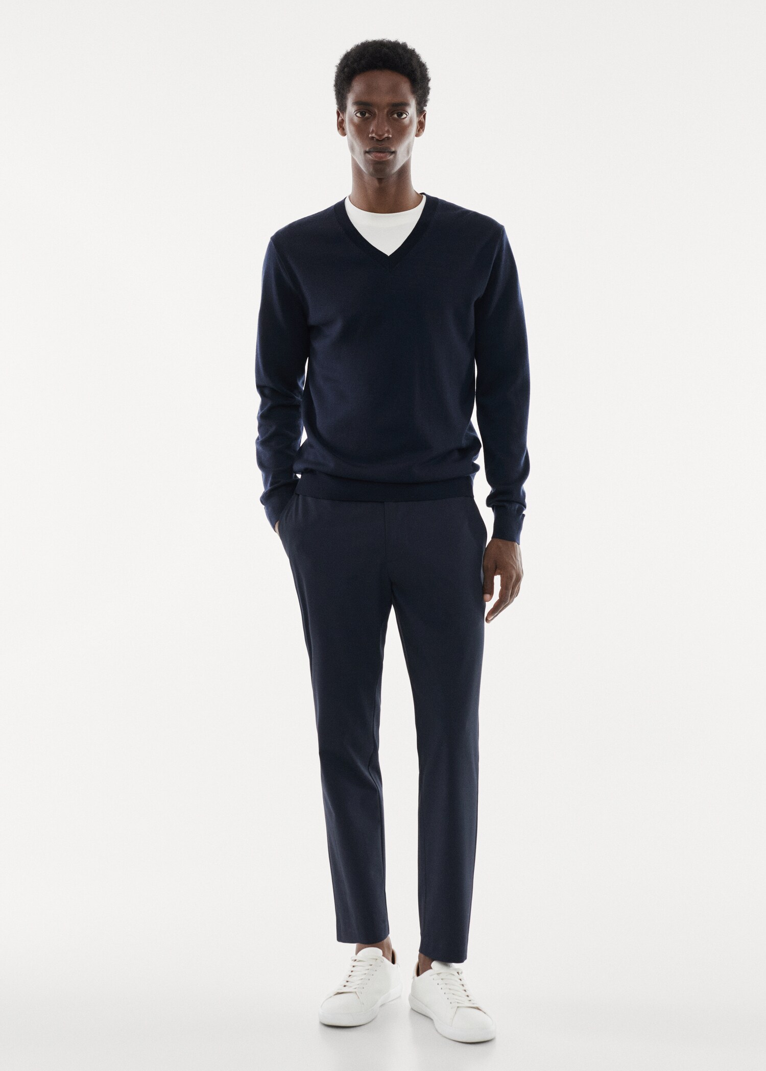 100% merino wool V-neck sweater - General plane
