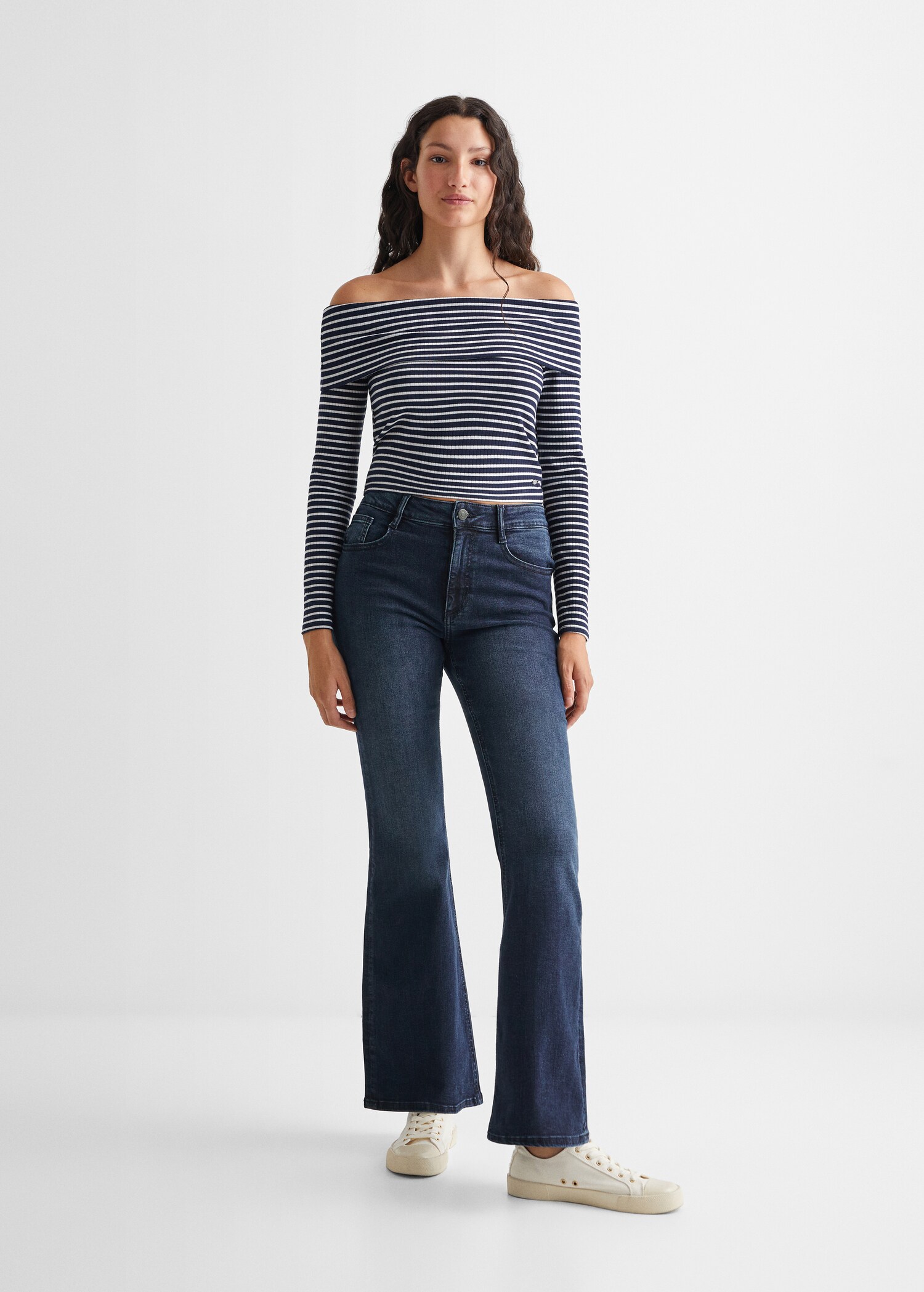 Jeans terminación flare - Plano general