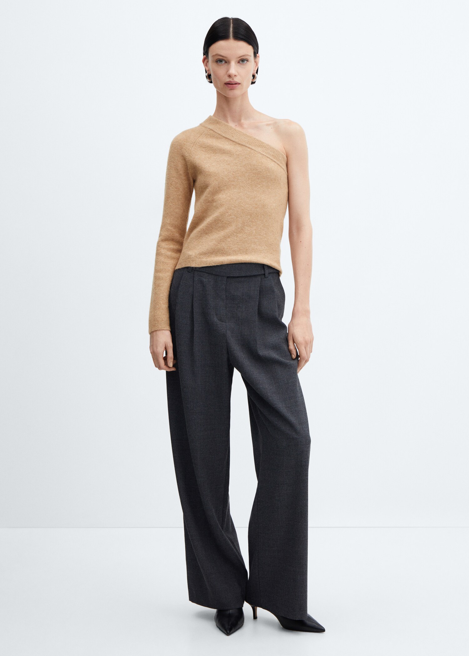 Asymmetrischer Strickpullover - Allgemeine Ansicht