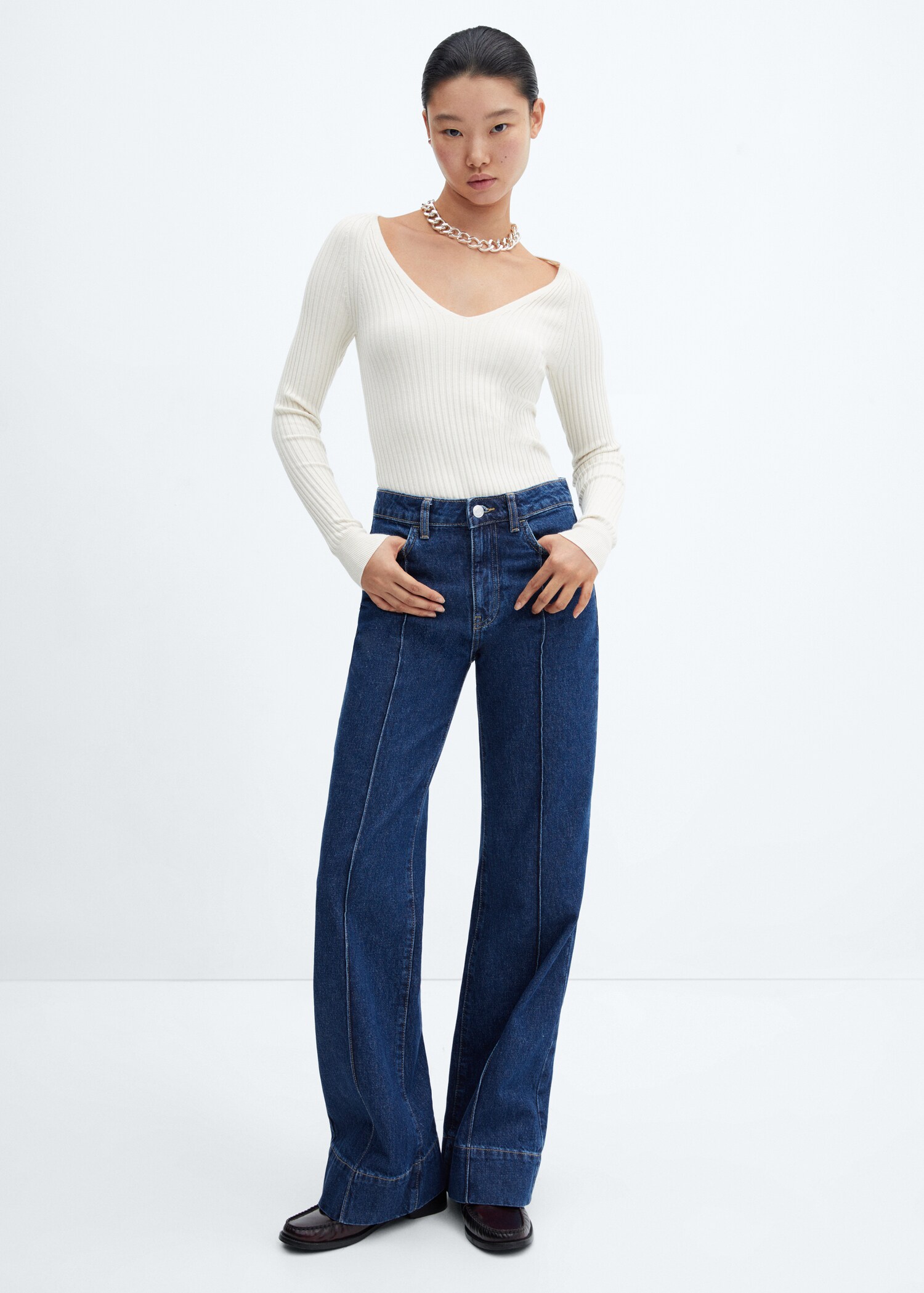Jeans wideleg med dekorative sømmer - Total bildeutsnitt