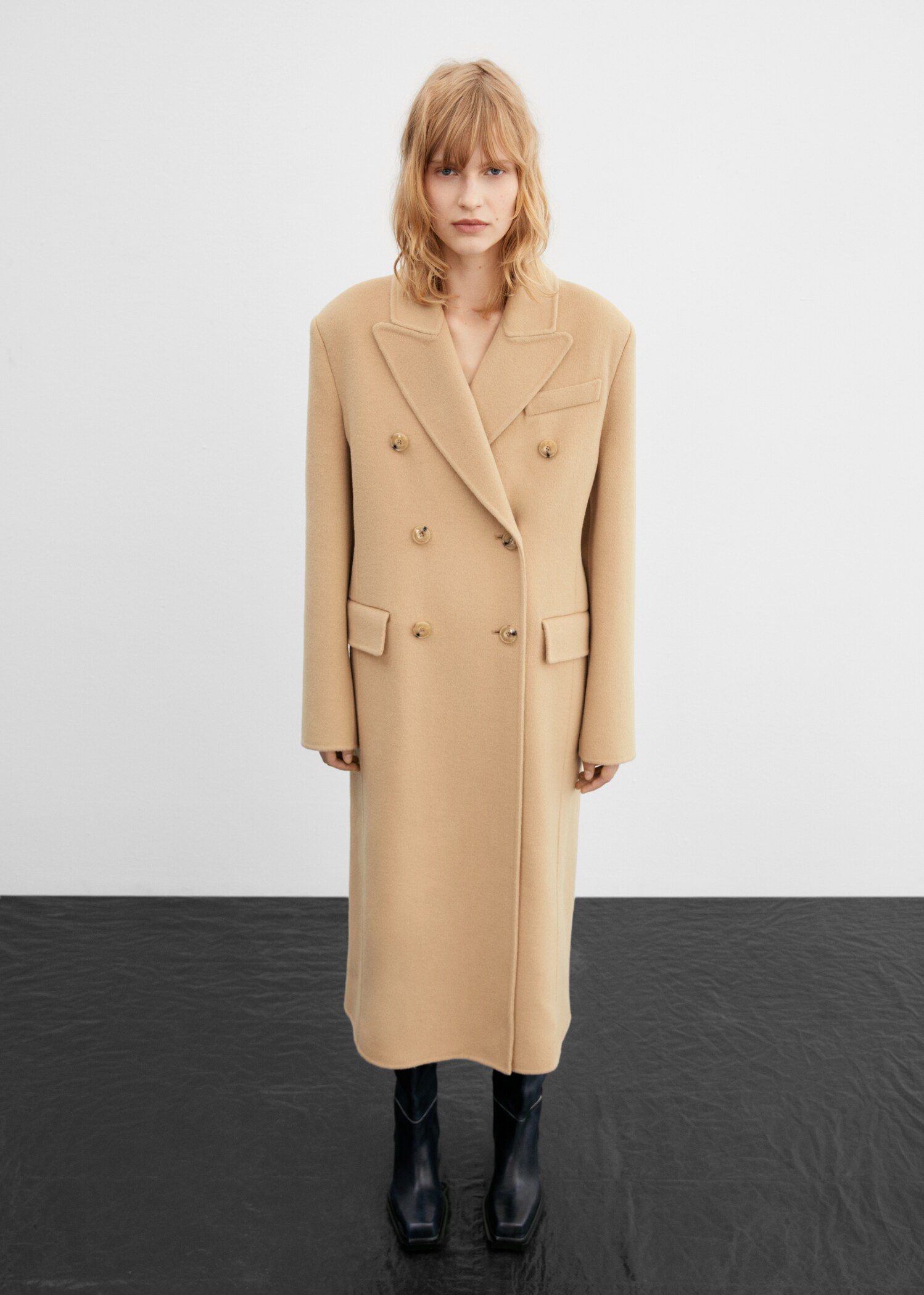 Double-breasted virgin wool coat - General plane