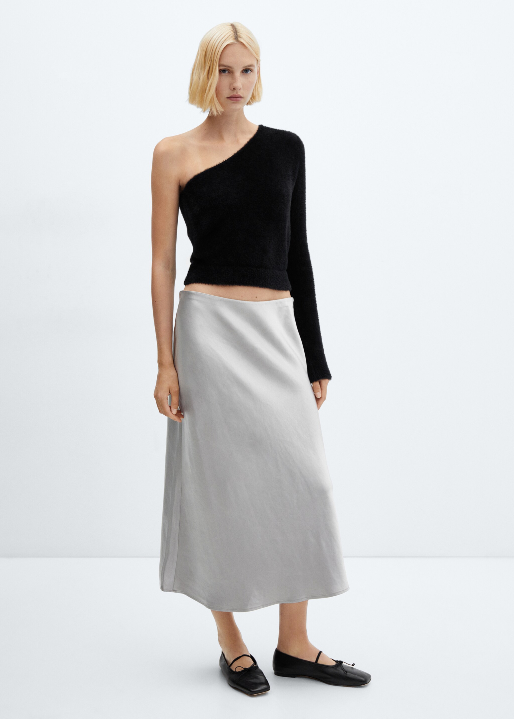 Asymmetrical fur-effect sweater - General plane