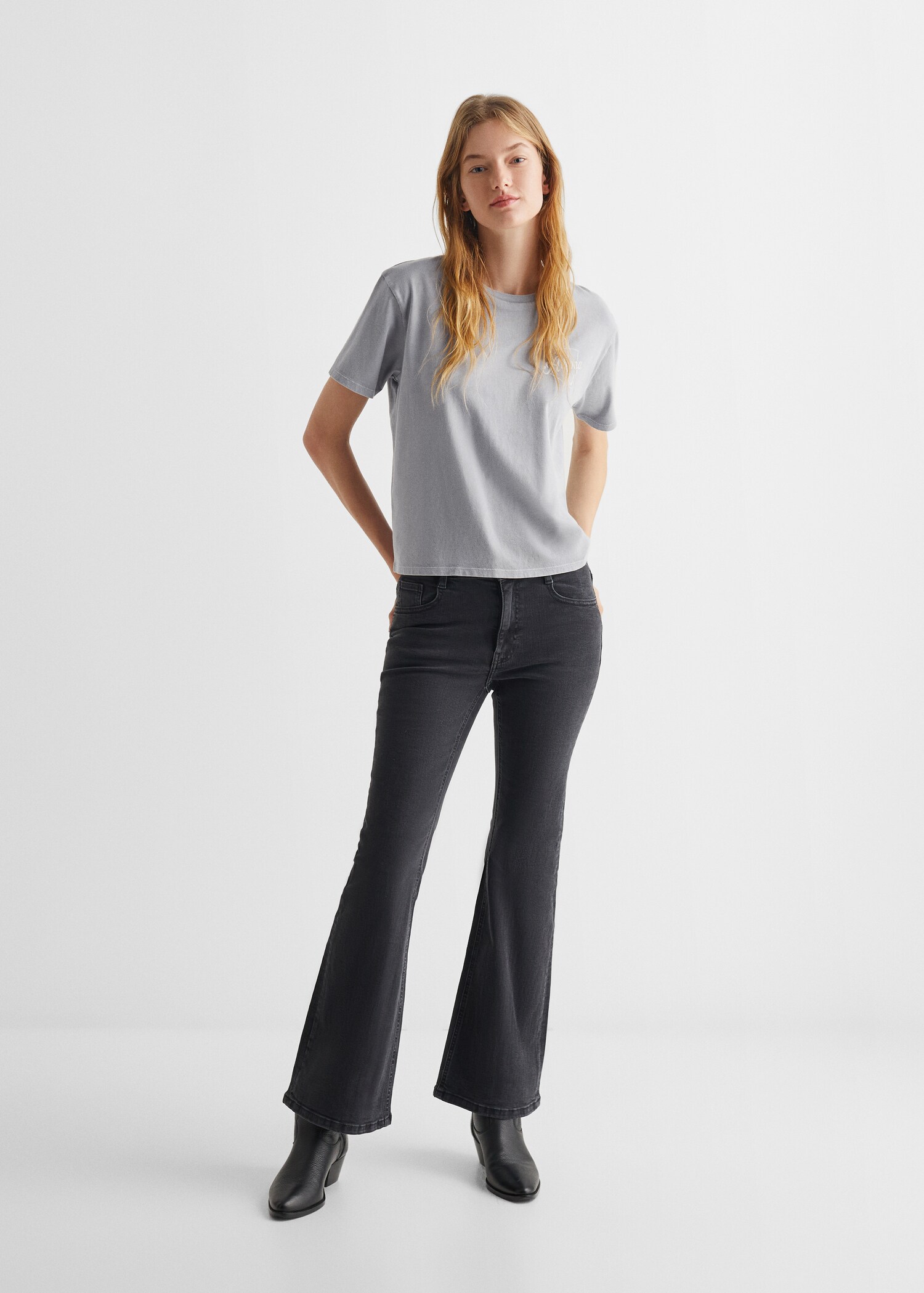 Tricou din bumbac cu mesaj - Plan general
