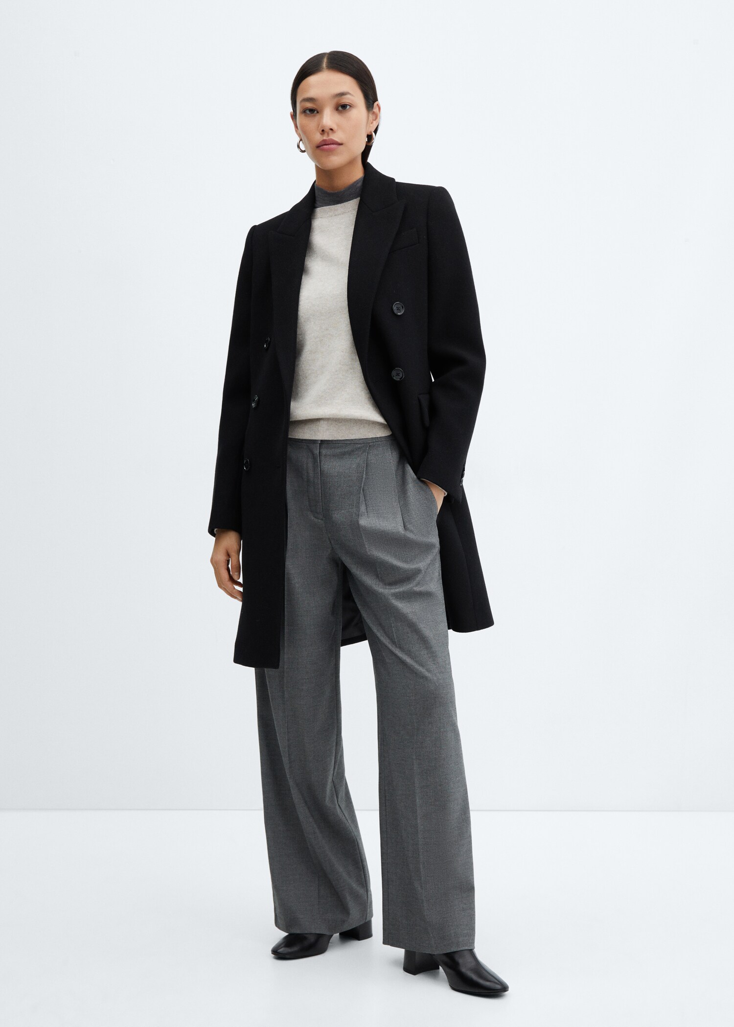 Wool double-breasted coat - General plane