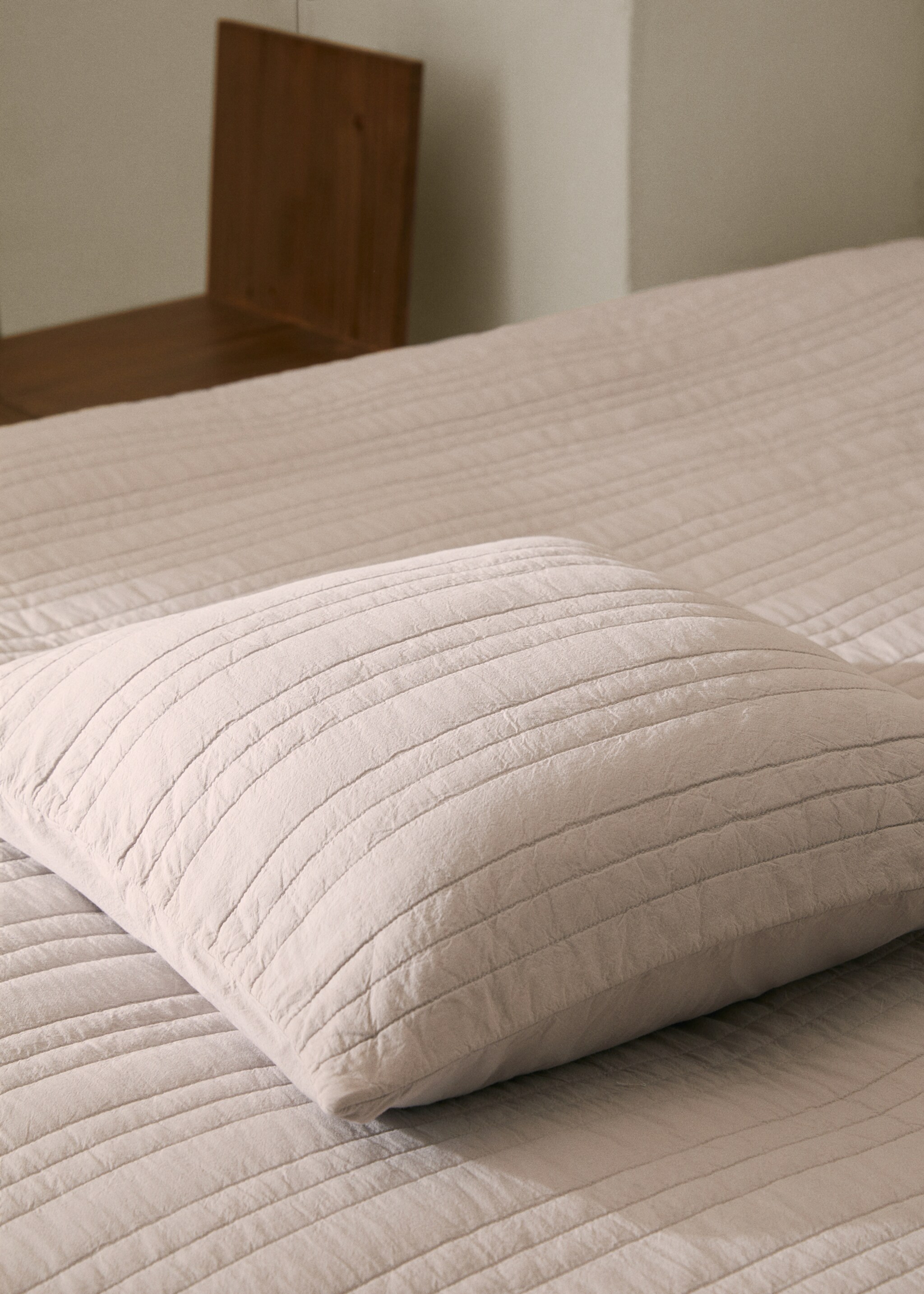 Padded cotton cushion cover - General plane, Beige. Ref: 57016329-00.