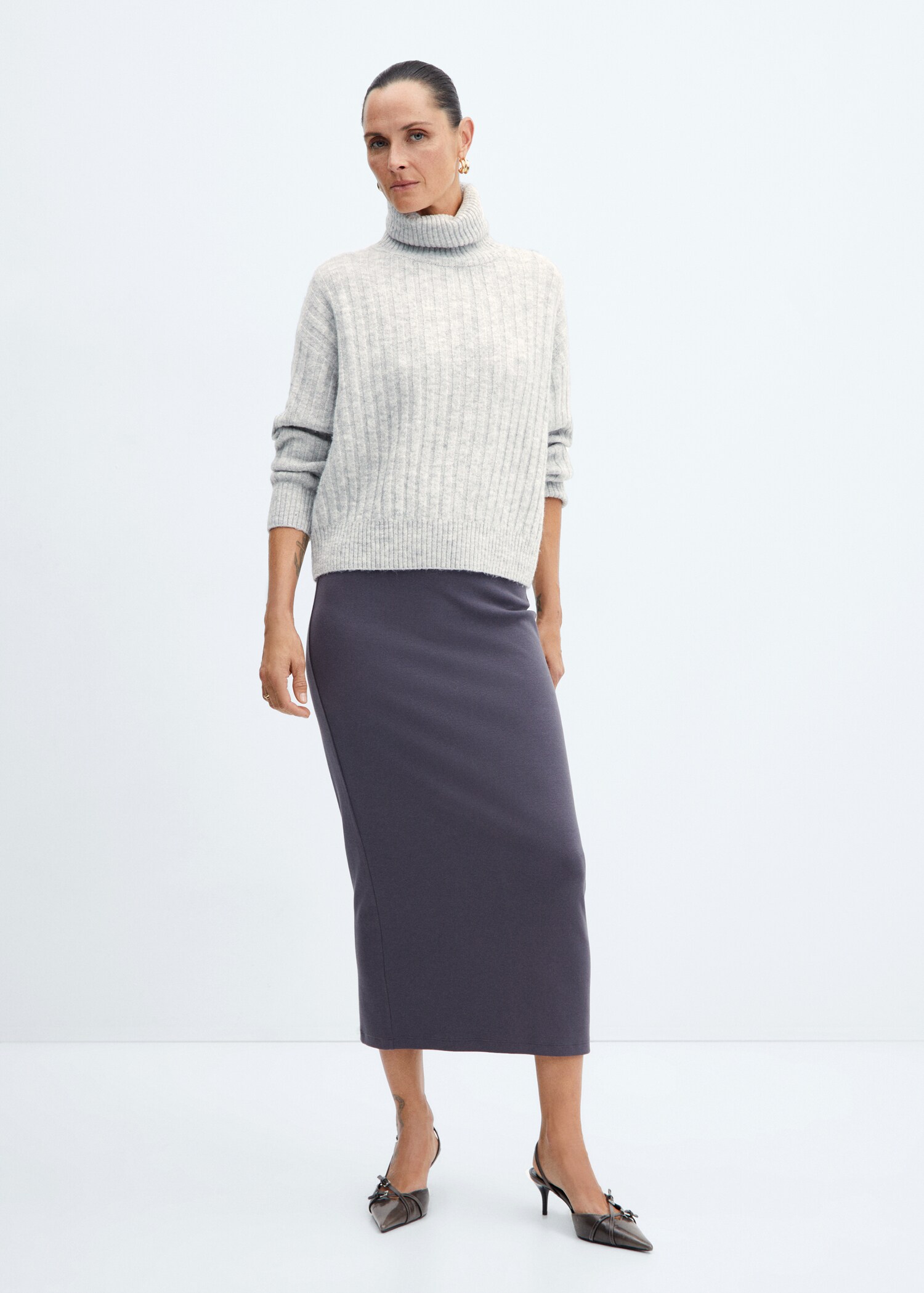 Rolled neck cable sweater - General plane
