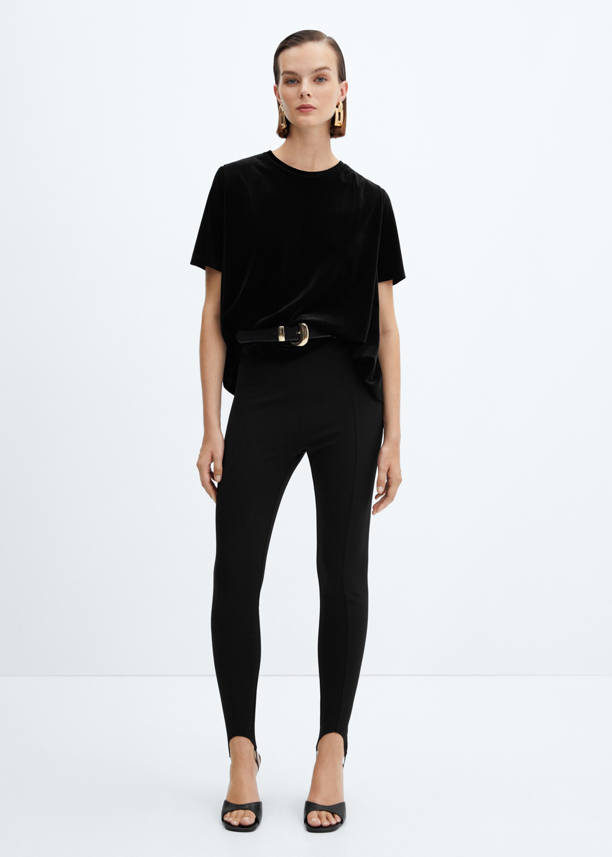 T-shirt with velvet shoulder pads - General plane