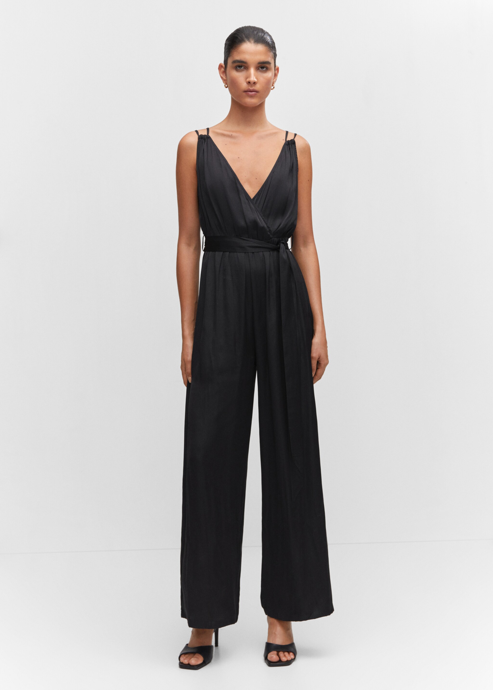 Satin pleated jumpsuit - General plane, Black. Ref: 57020766-00.