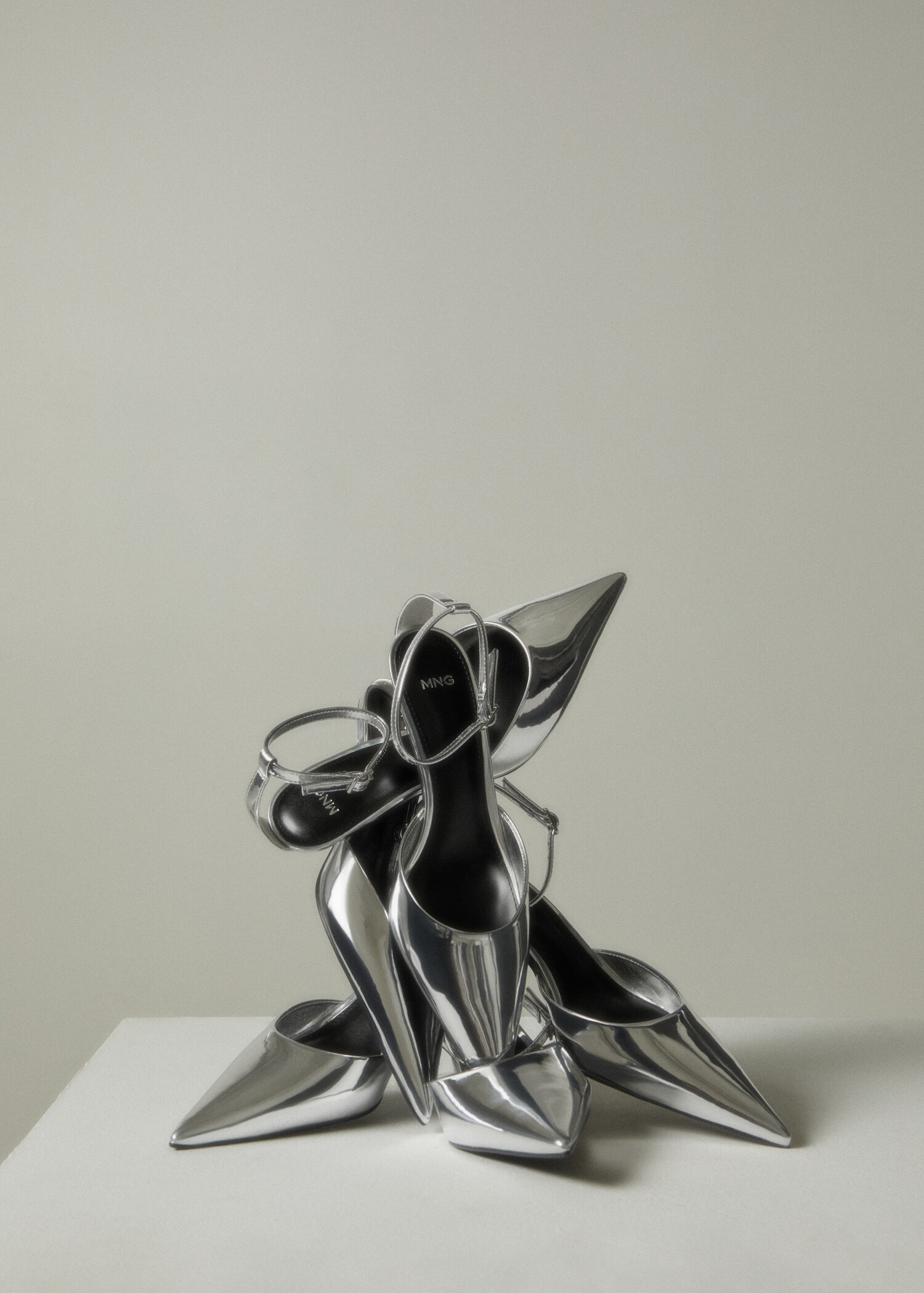Metallic heel shoes - General plane