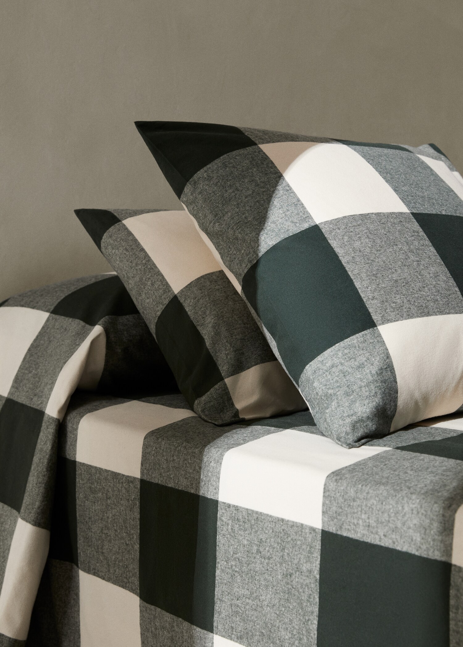Checked design flannel pillow case 45x110cm - General plane