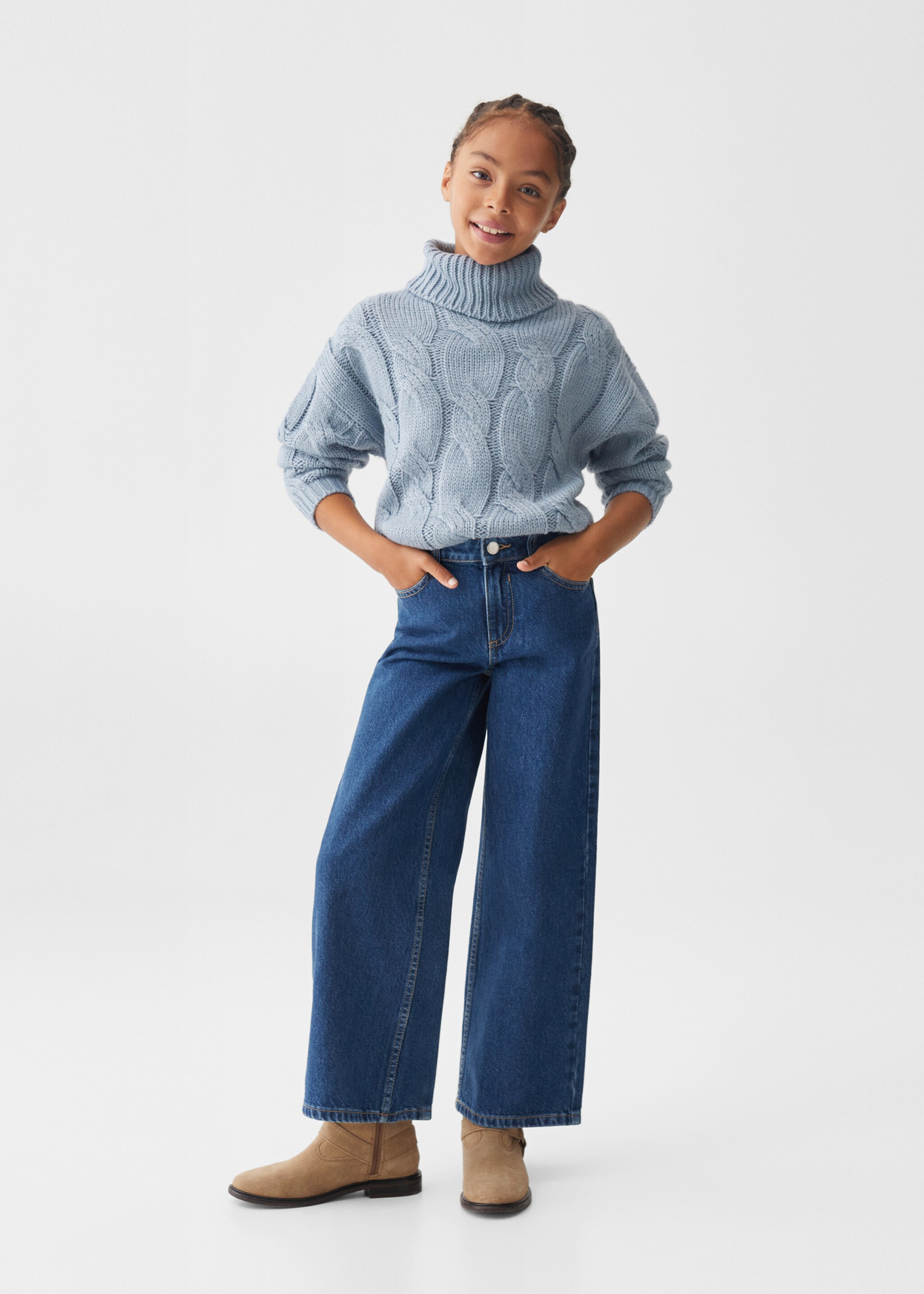 Turtleneck knit sweater - General plane