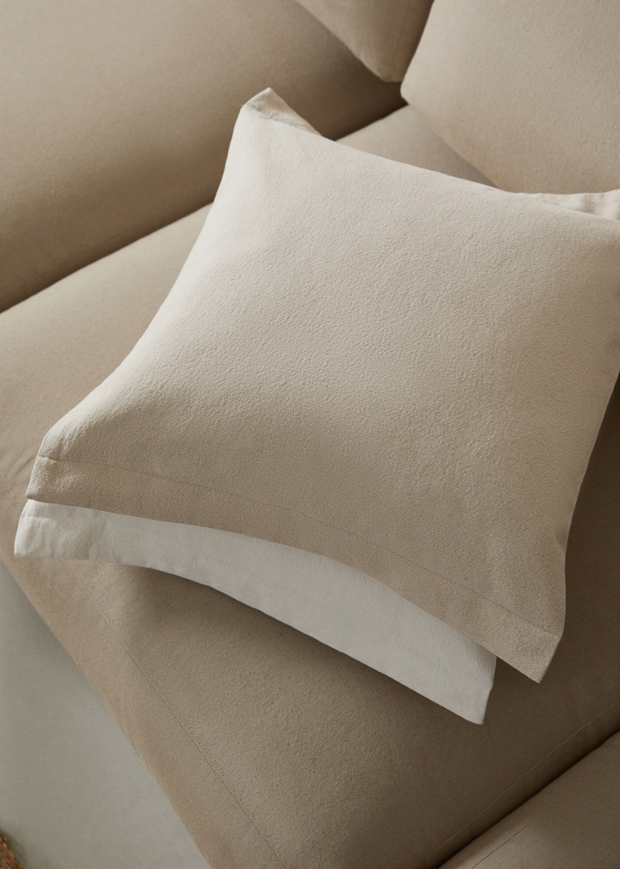 Cotton and linen blend cushion cover 50x50cm - General plane