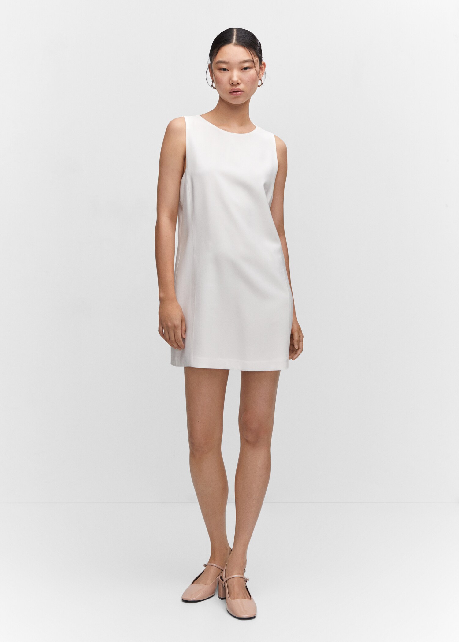 Vestido corto sin mangas - Plano general
